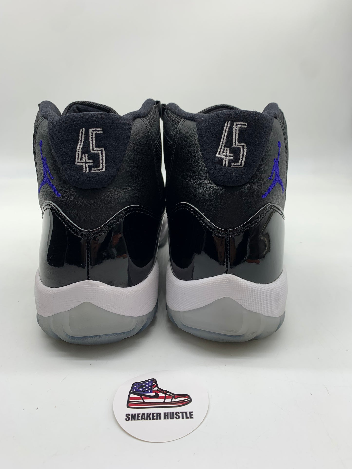 Jordan 11 Retro Space Jam (2016)