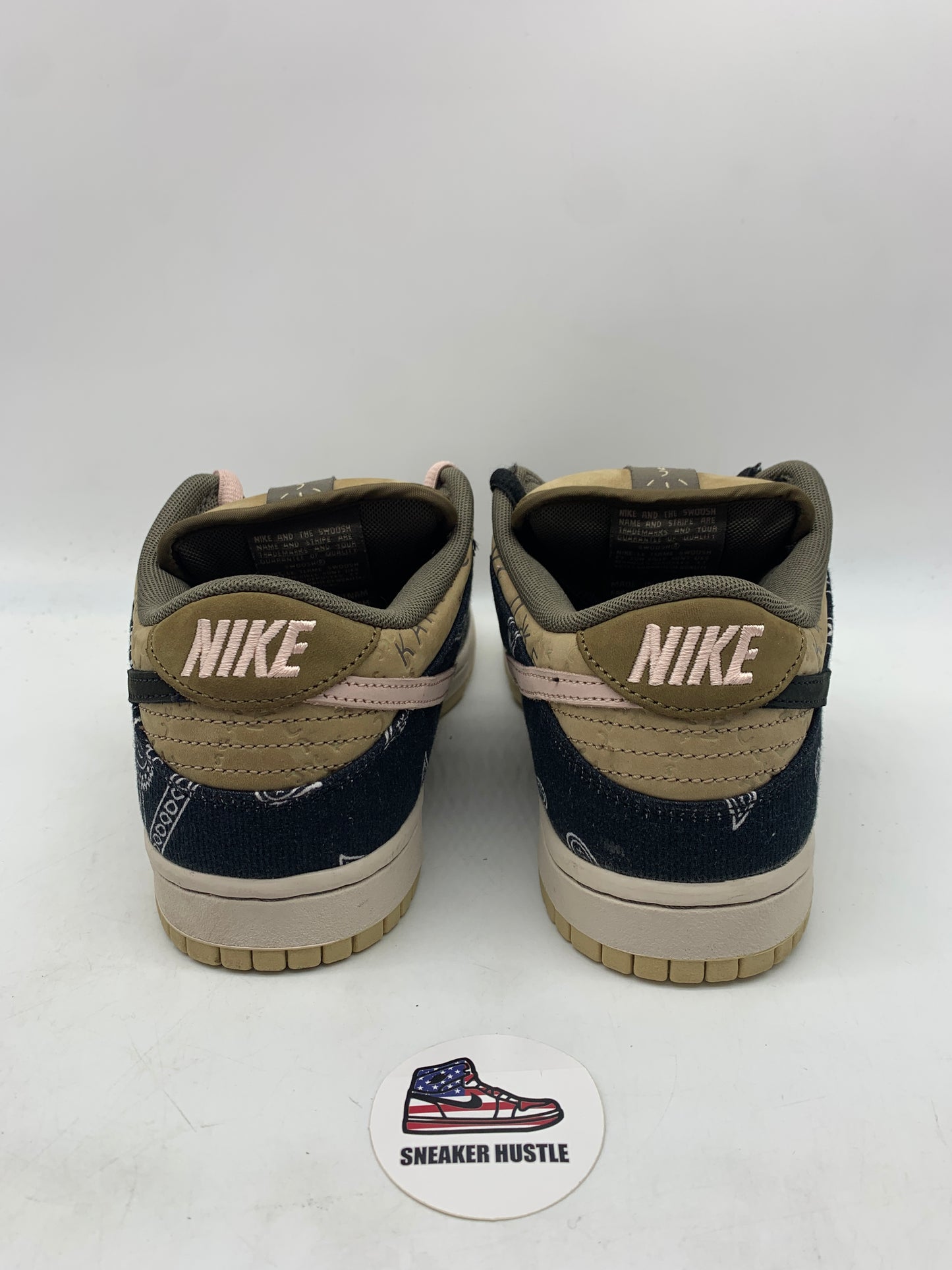 Nike SB Dunk Low Travis Scott (Special Box)