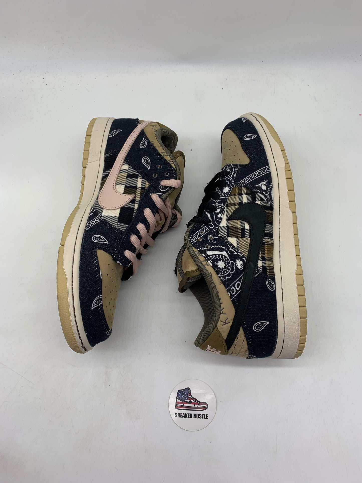 Nike SB Dunk Low Travis Scott (Special Box)