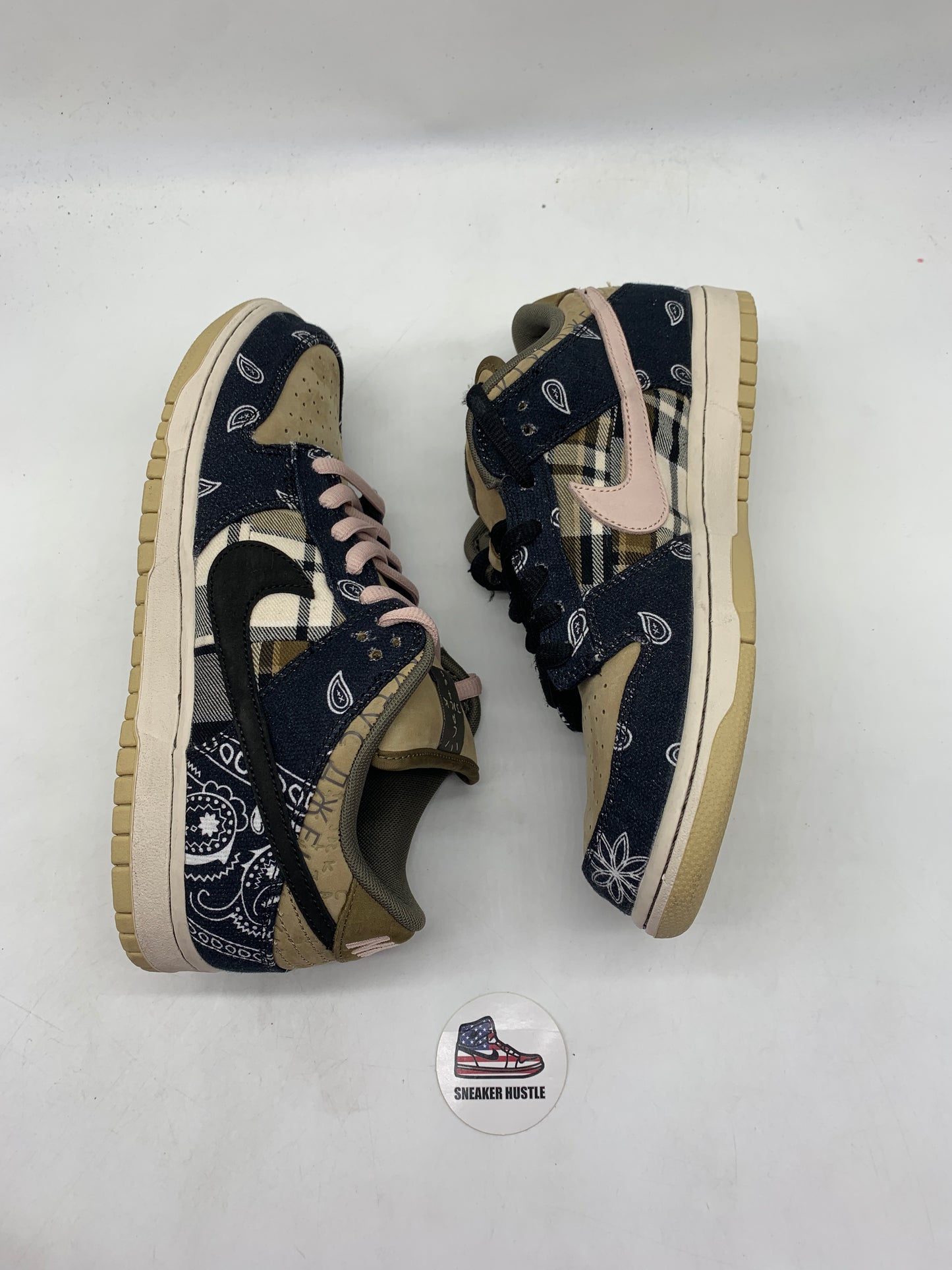 Nike SB Dunk Low Travis Scott (Special Box)