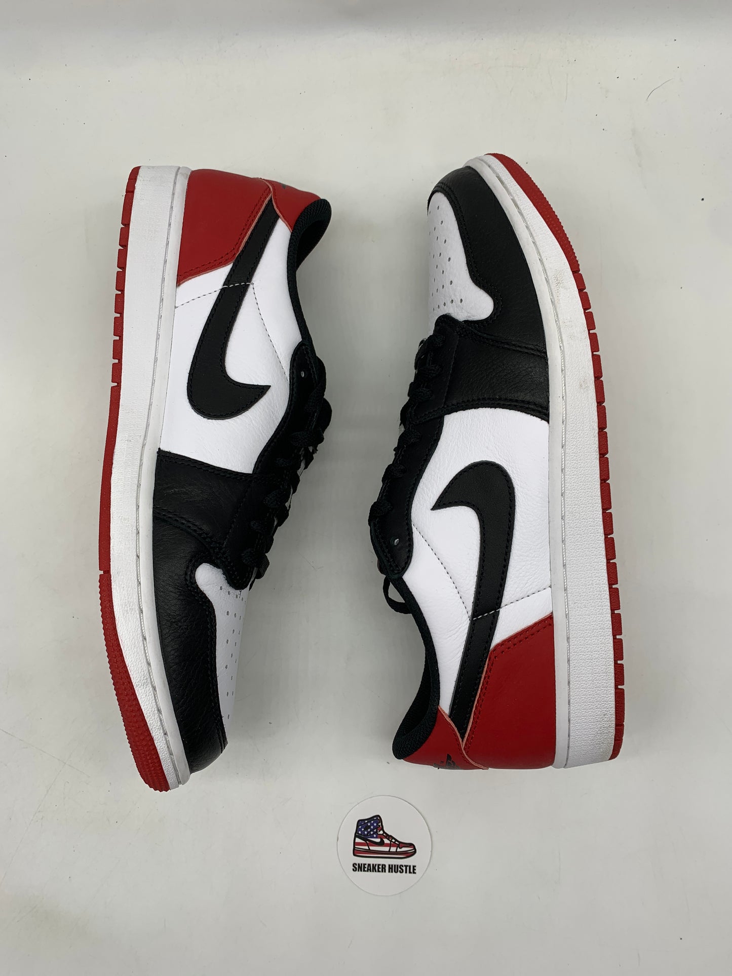 Jordan 1 Retro Low OG Black Toe (2023)