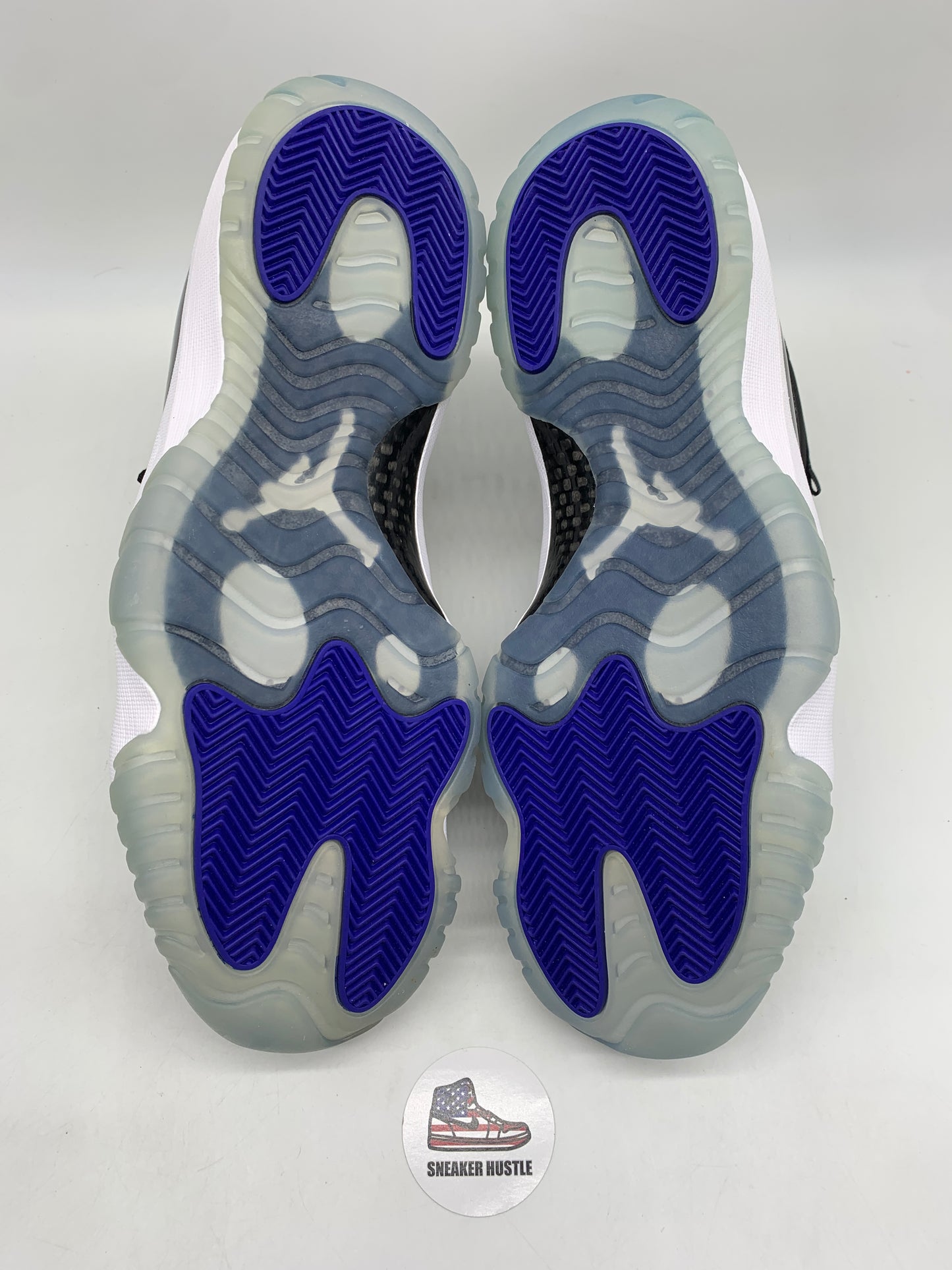 Jordan 11 Retro Space Jam (2016)