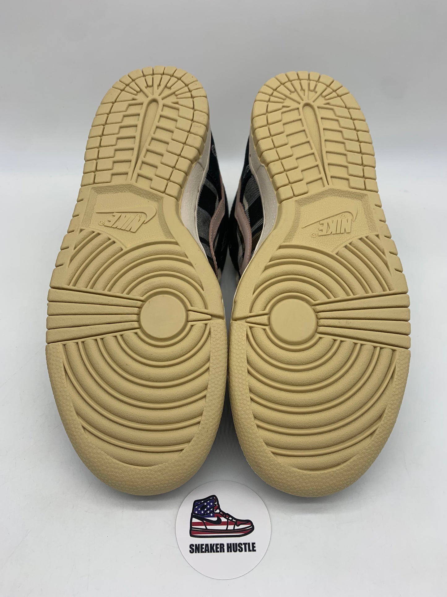 Nike SB Dunk Low Travis Scott (Special Box)
