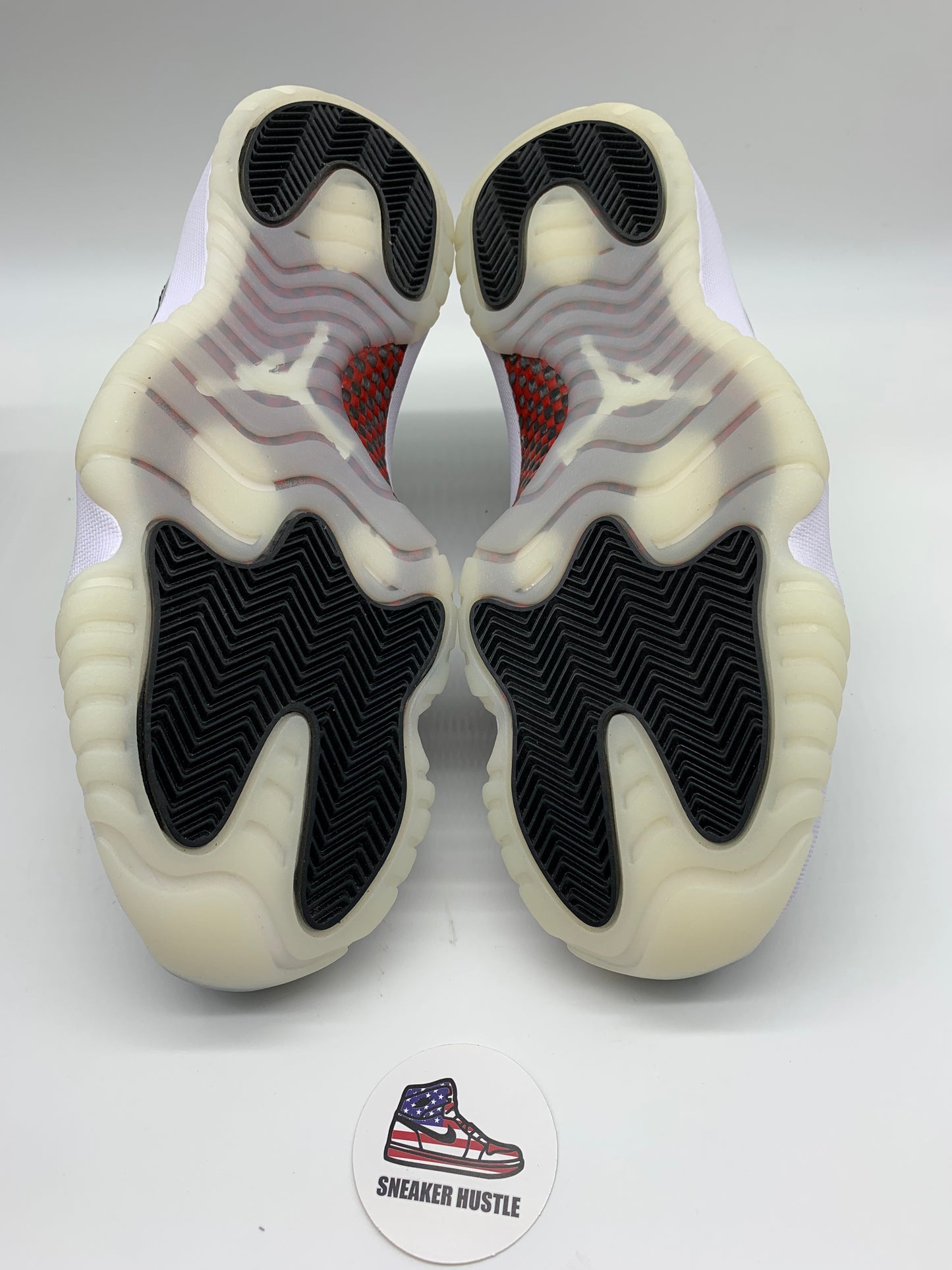 Jordan 11 Retro Low 72-10