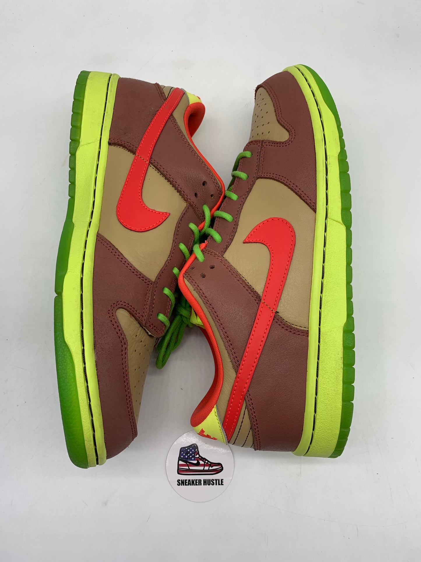Nike SB Dunk Low Toxic Sea Robbin