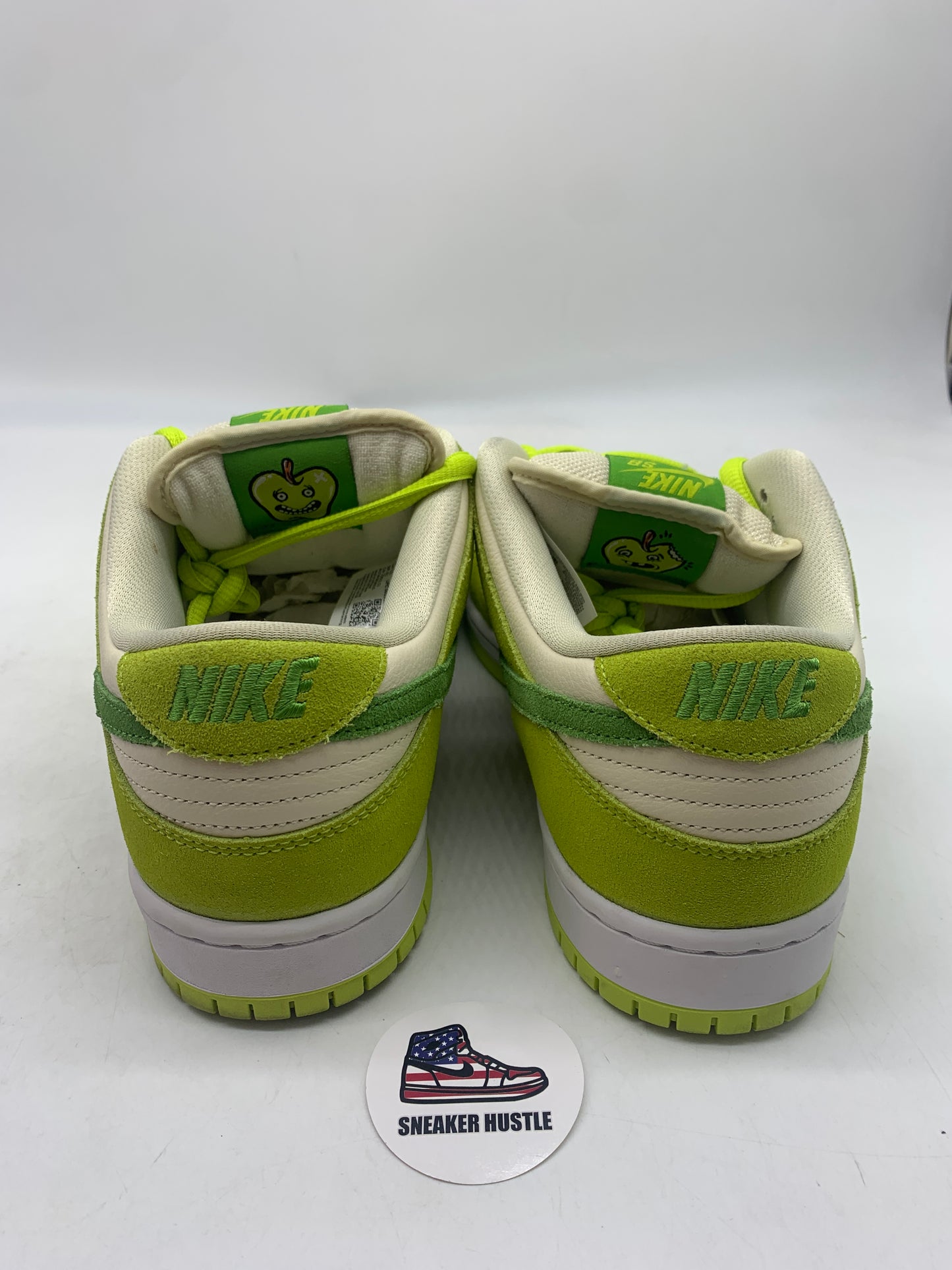 Nike SB Dunk Low Green Apple