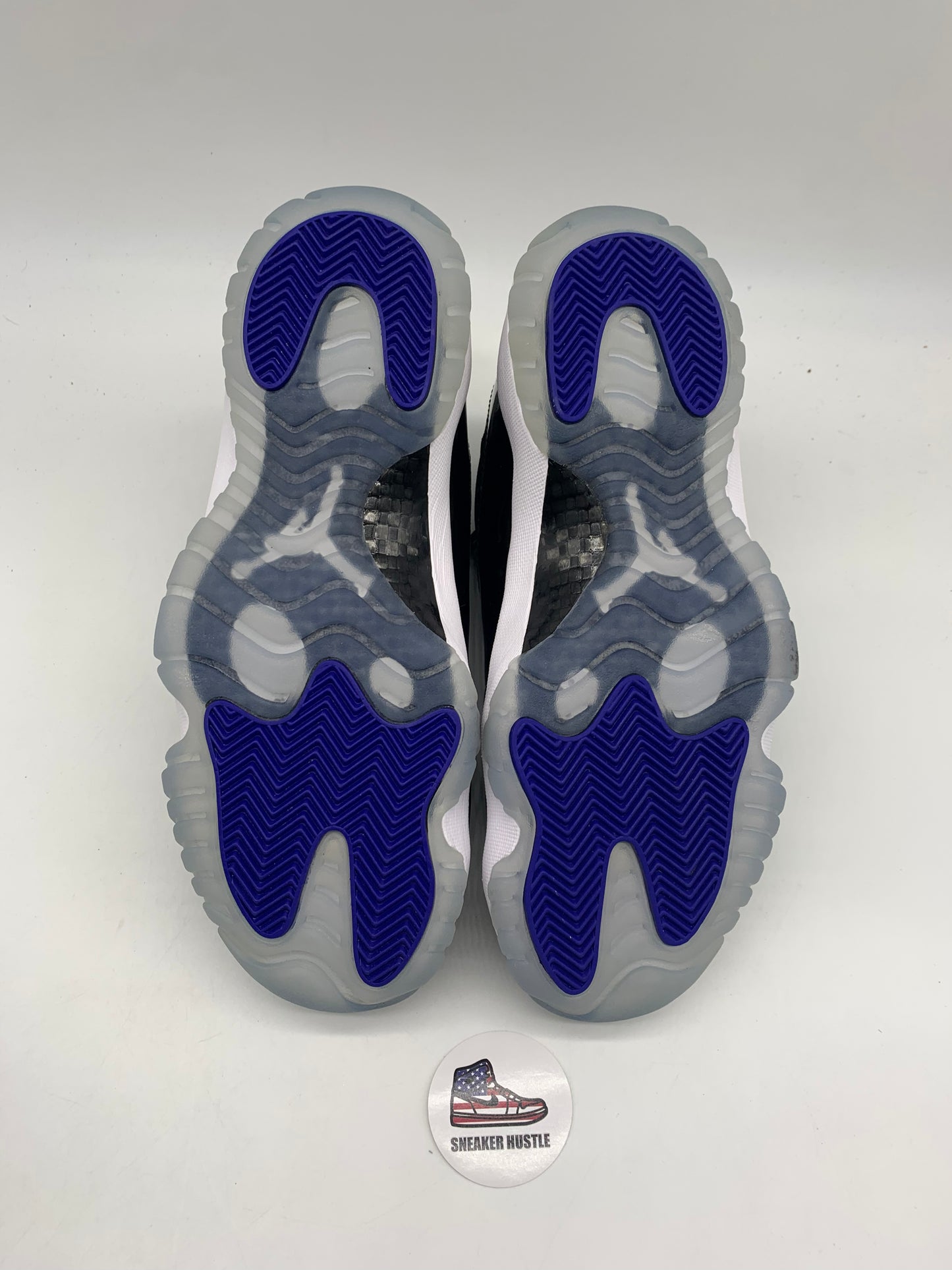 Jordan 11 Retro Space Jam (2016)