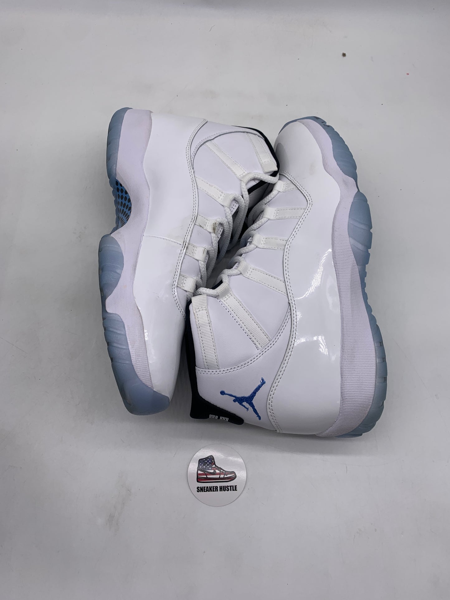 Jordan 11 Retro Legend Blue (2024)