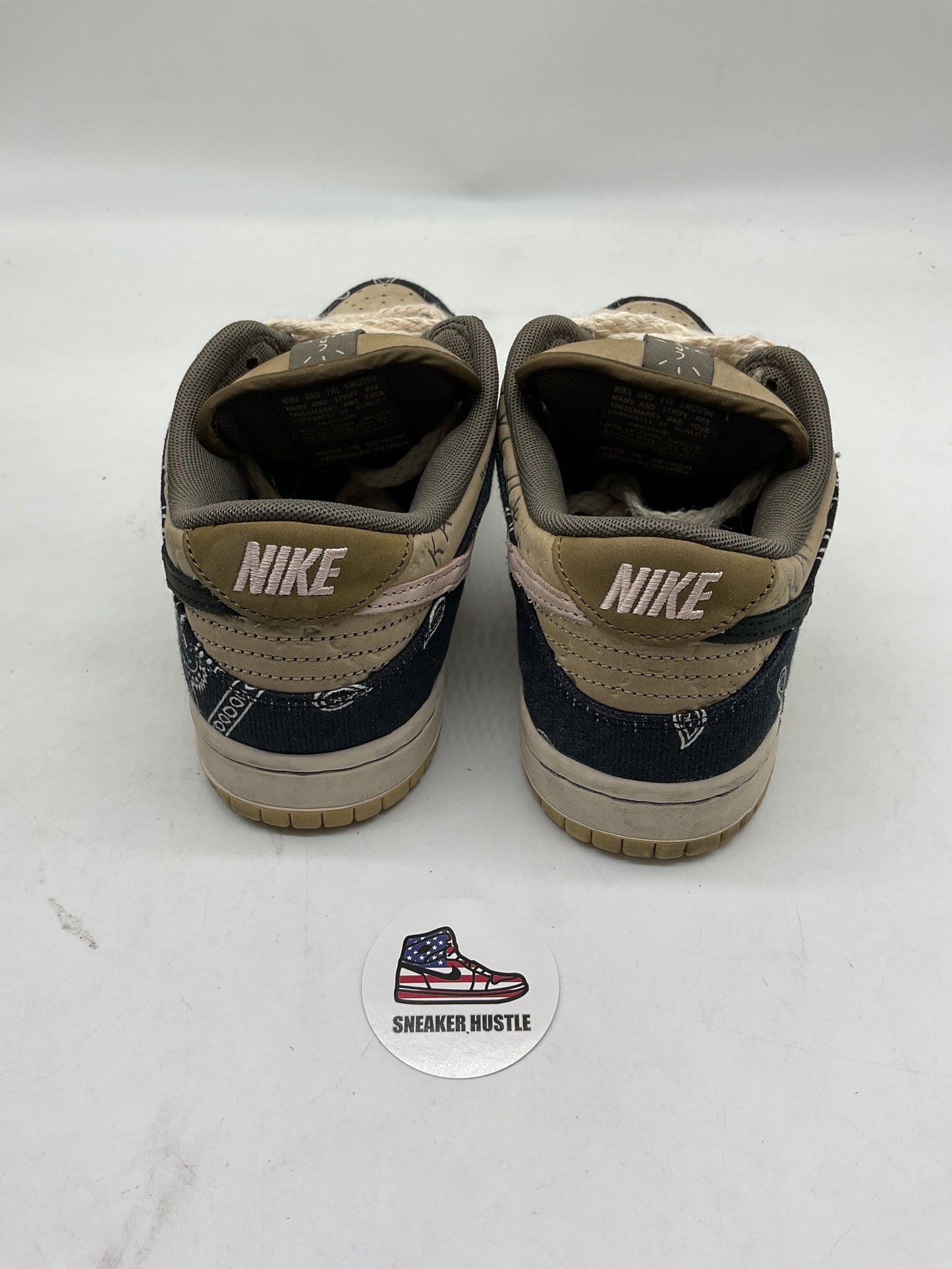Nike SB Dunk Low Travis Scott (Special Box)