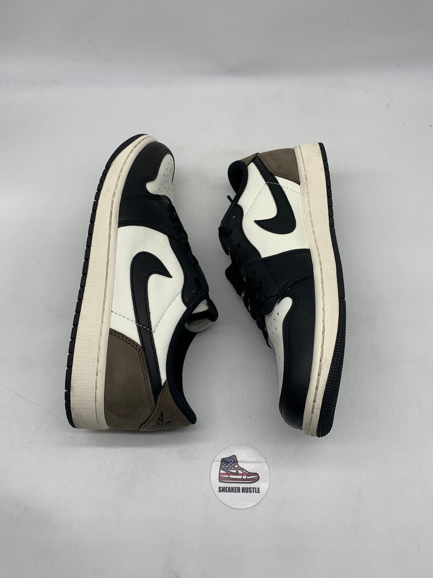 Jordan 1 Retro Low OG Mocha