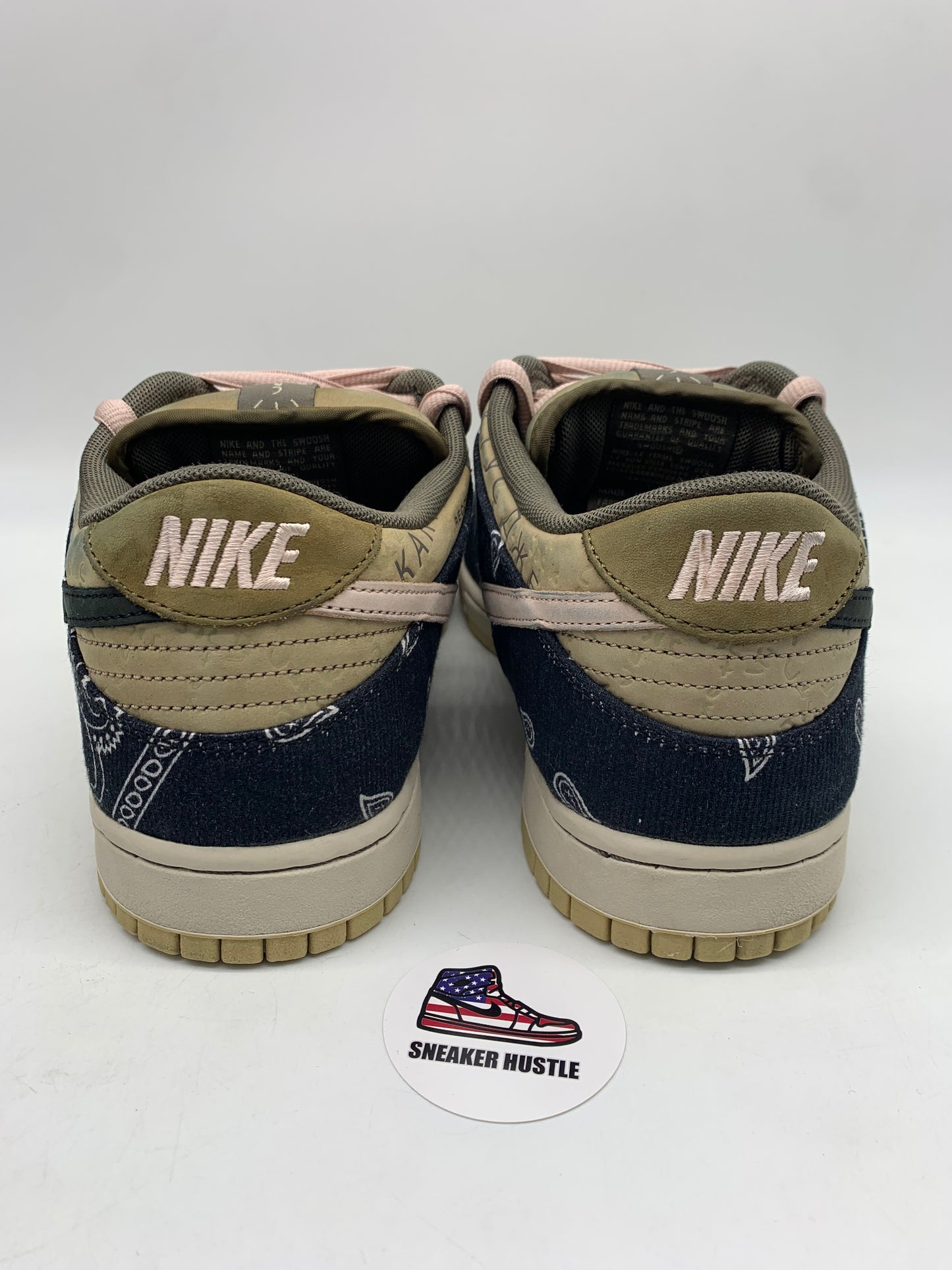 Nike SB Dunk Low Travis Scott (Special Box)