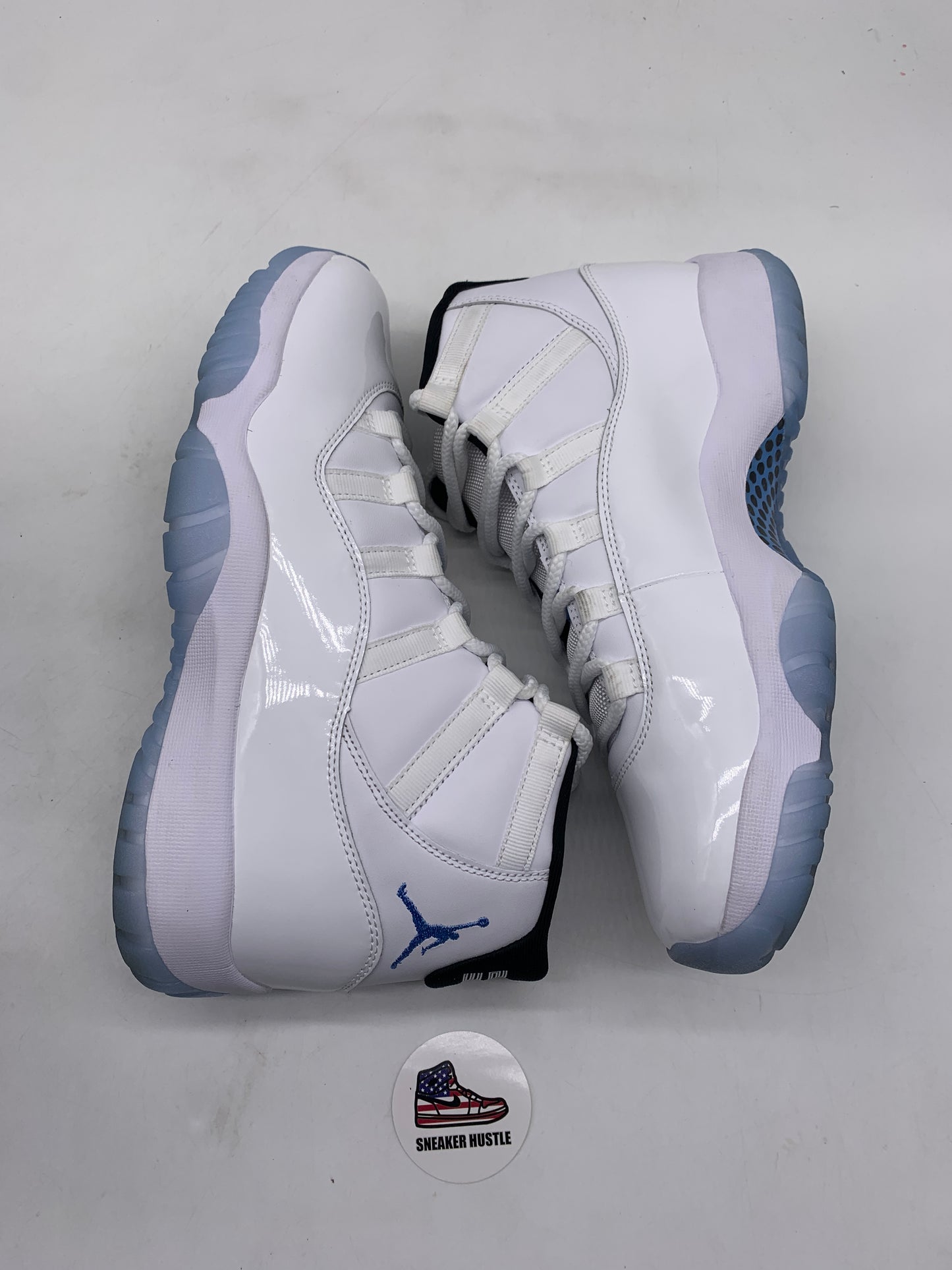 Jordan 11 Retro Legend Blue (2024)