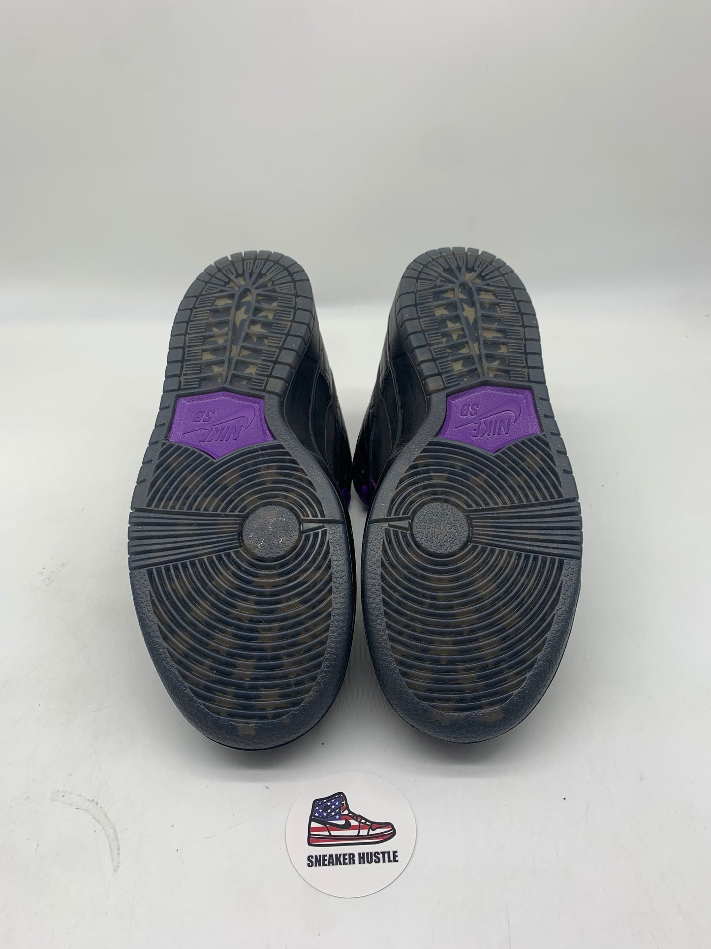 Nike SB Dunk Low Familia First Avenue