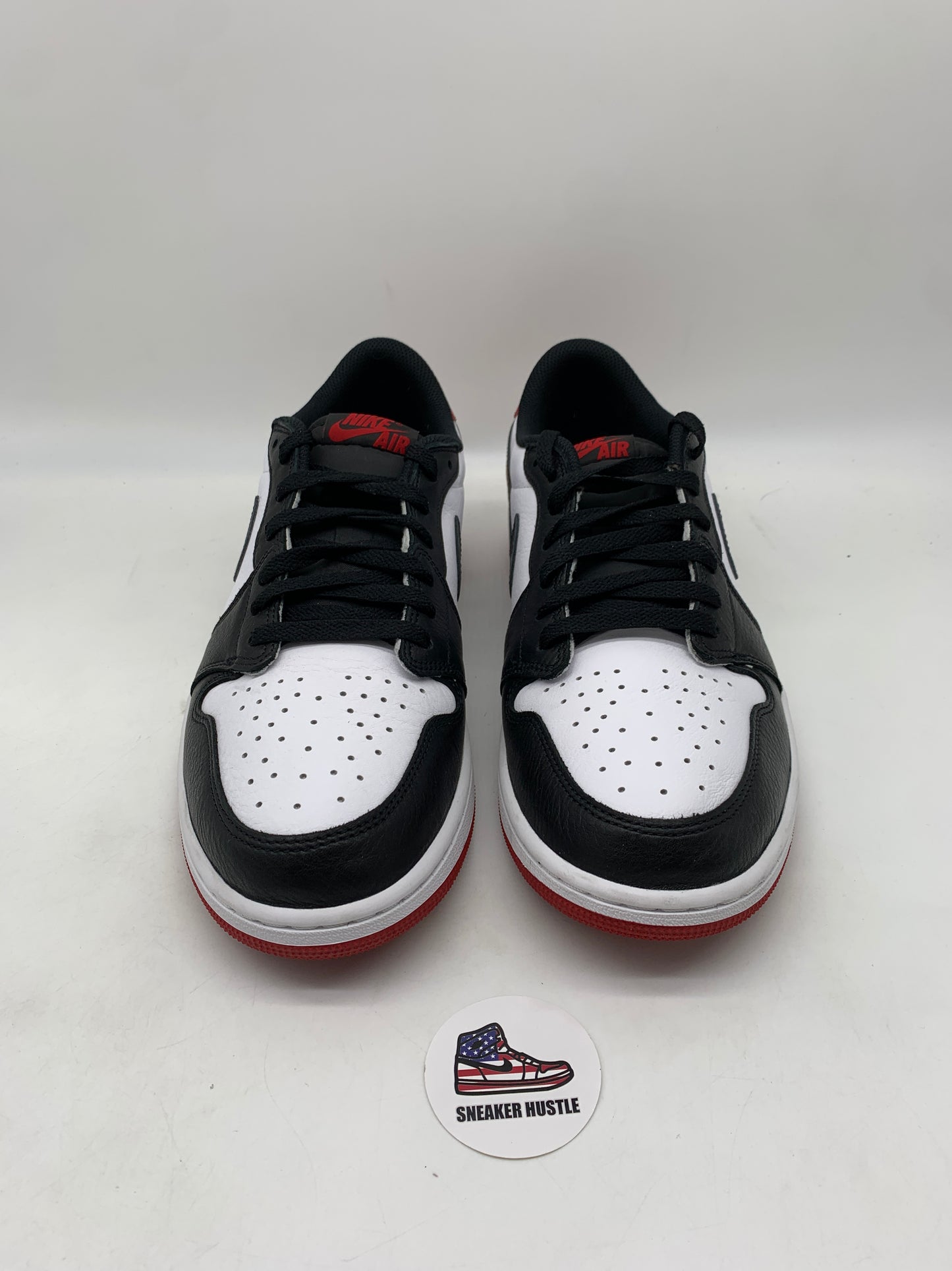 Jordan 1 Retro Low OG Black Toe (2023)
