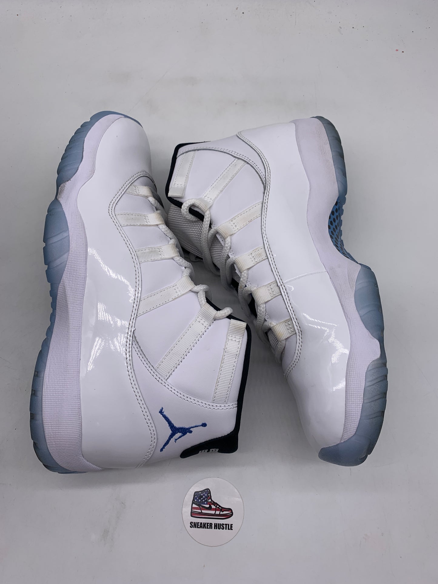 Jordan 11 Retro Legend Blue (2024)