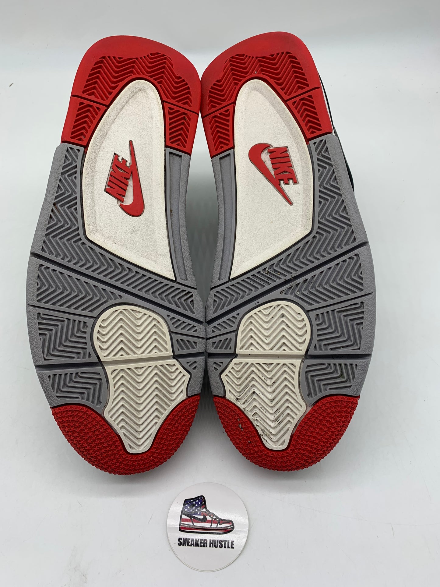 Jordan 4 Retro Bred (2019)