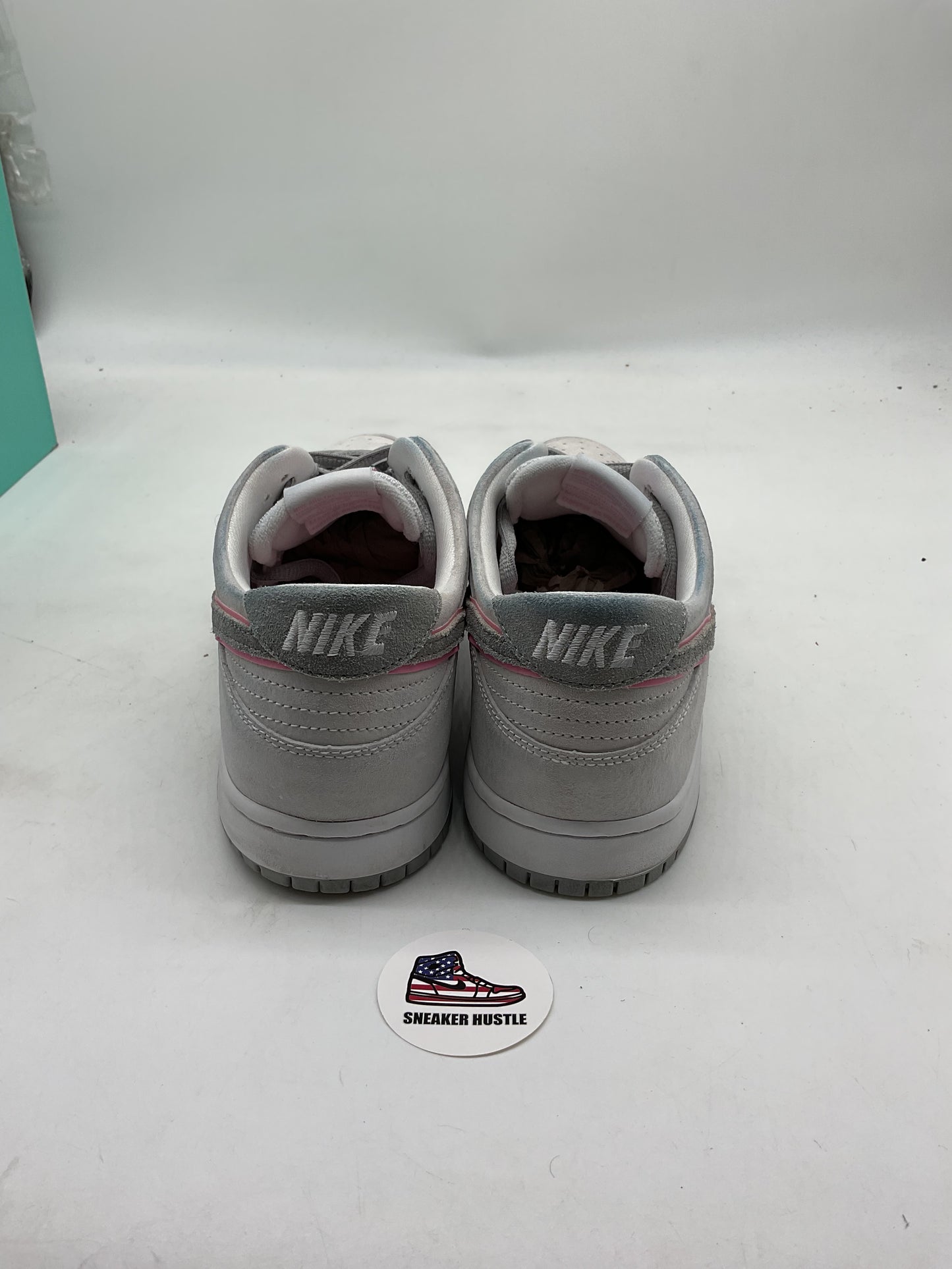 Nike SB Dunk Low Ishod Wair Flat Silver