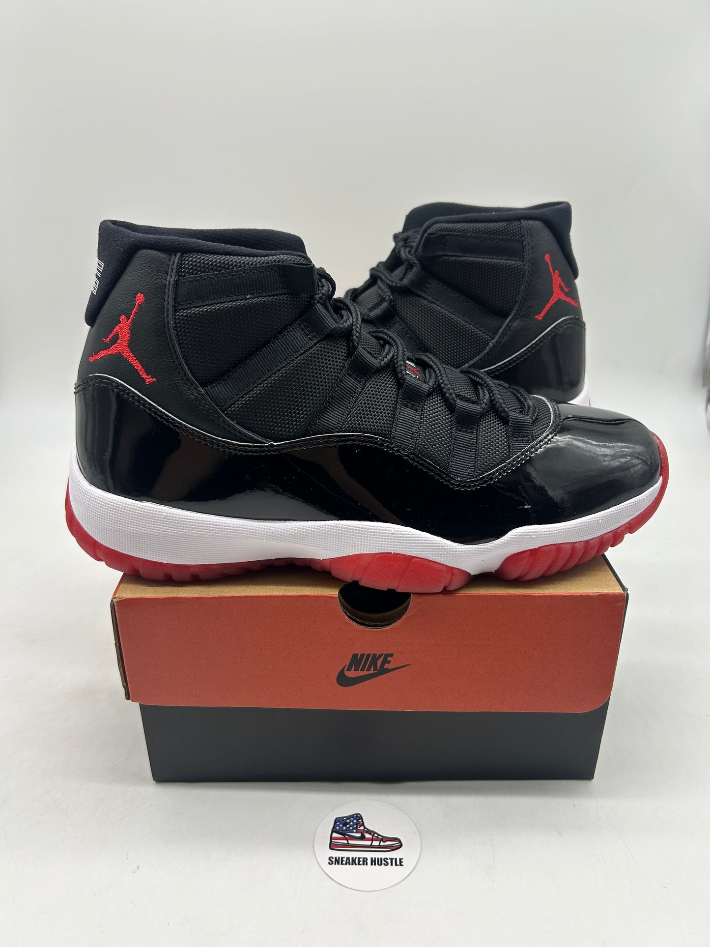 Jordan 11 Retro Playoffs Bred (2019)