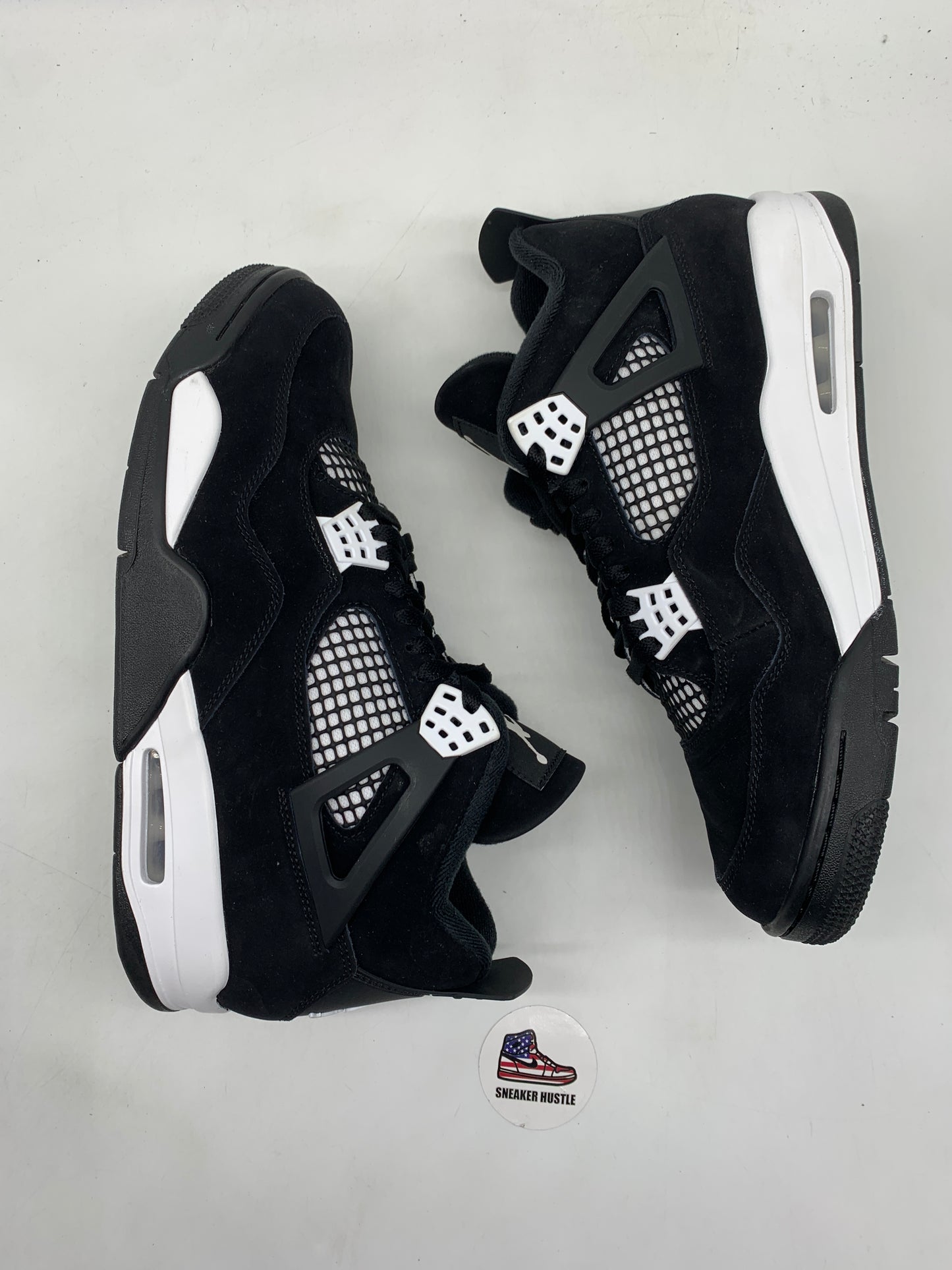 Jordan 4 Retro White Thunder