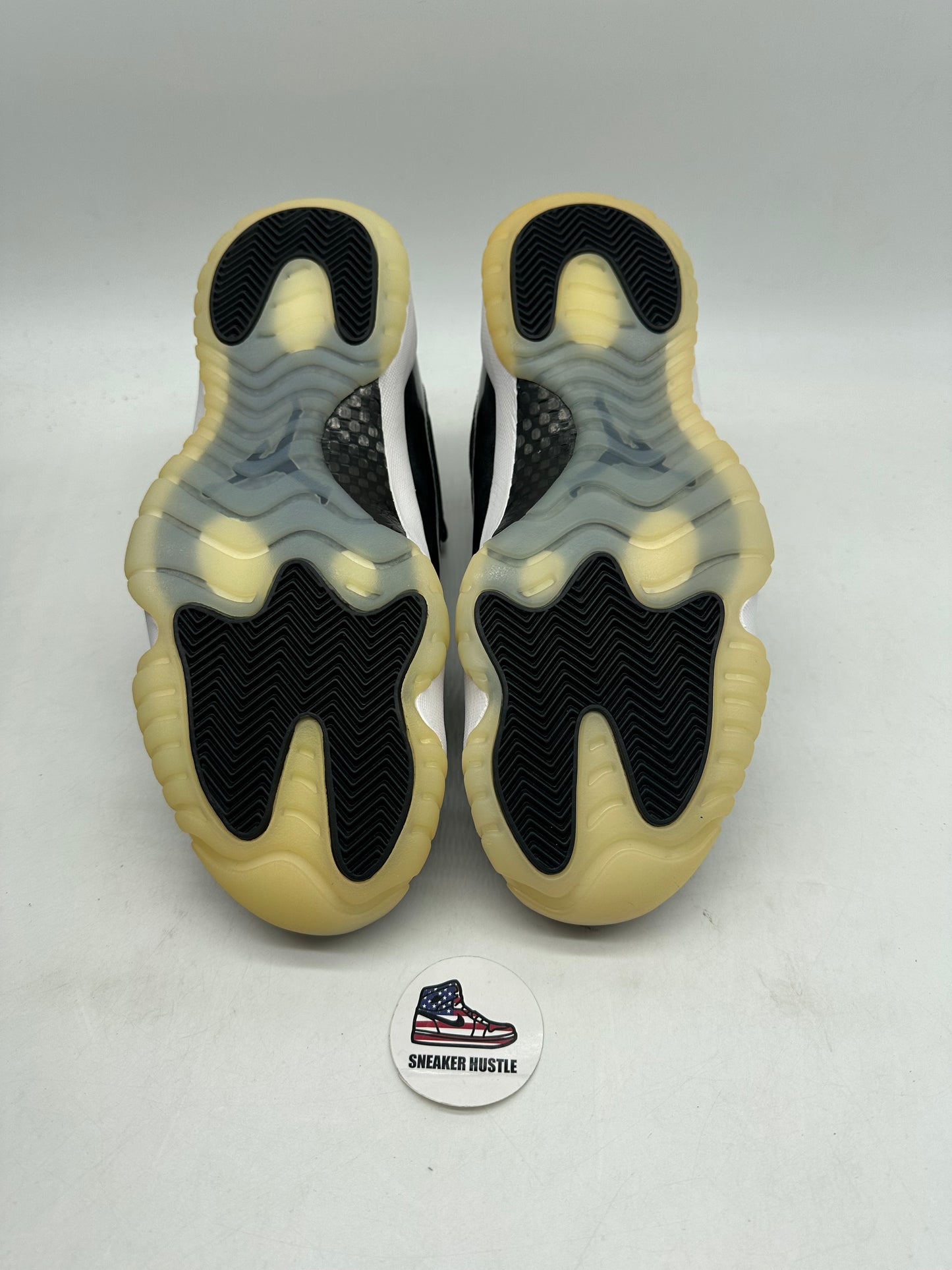 Jordan 11 Retro Low Barons