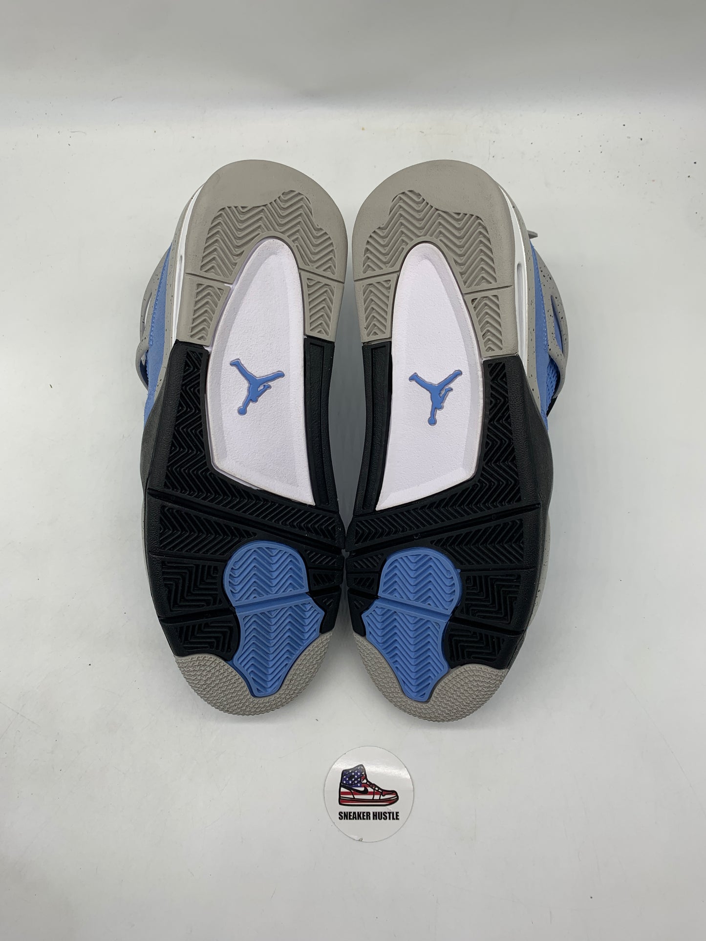 Jordan 4 Retro University Blue