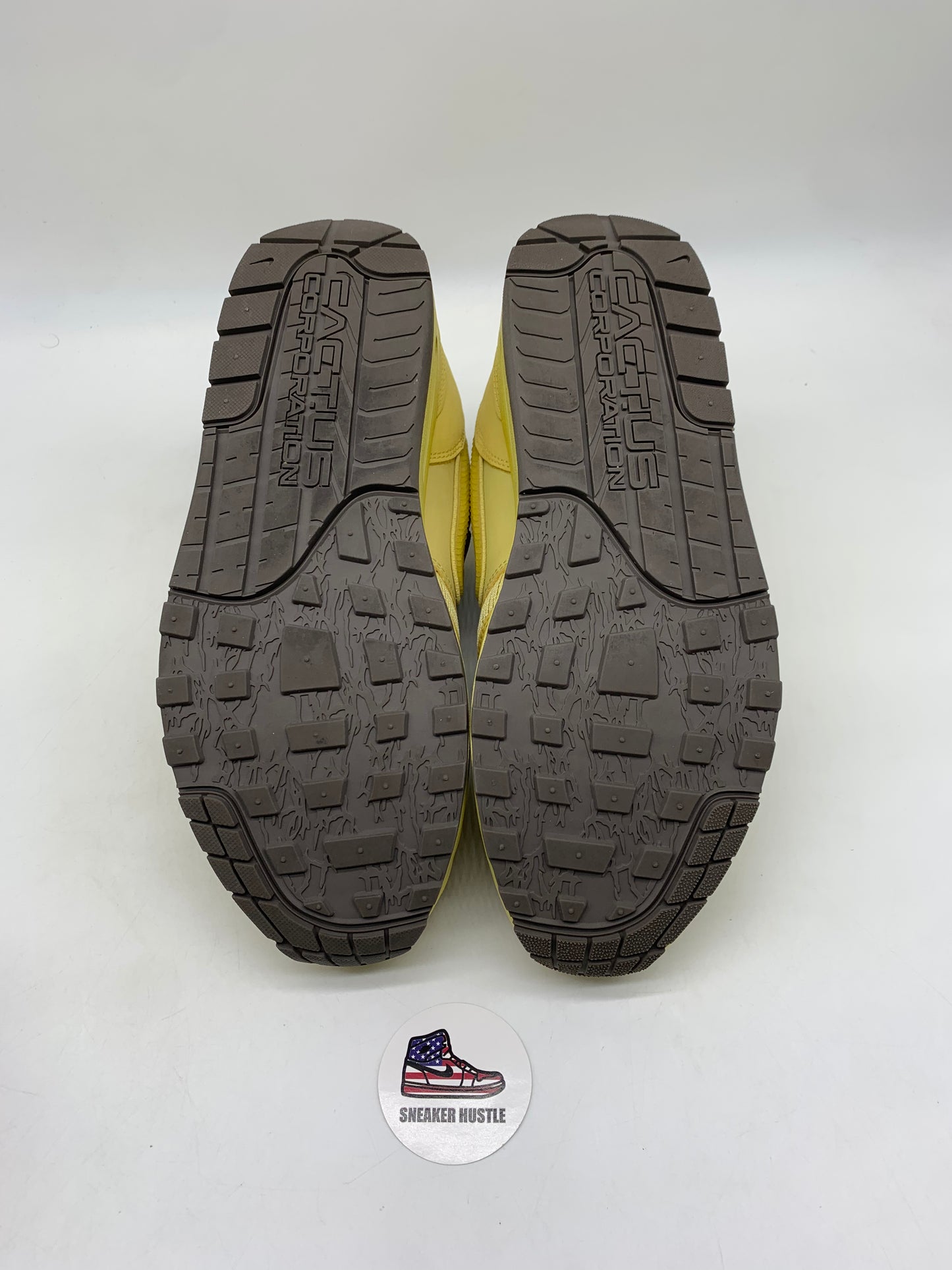 Nike Air Max 1 Travis Scott Cactus Jack Saturn Gold