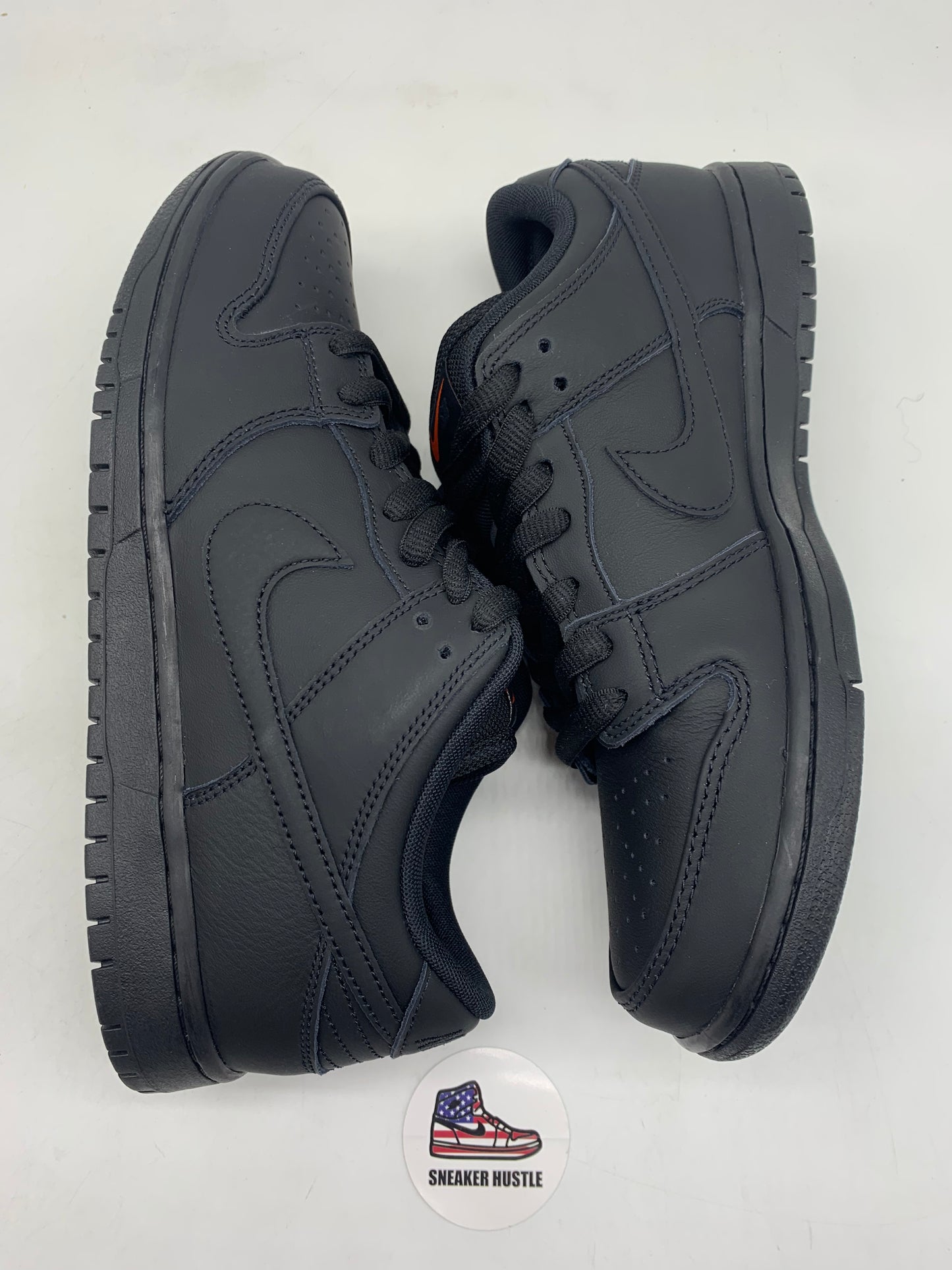 Nike SB Dunk Low Pro Triple Black