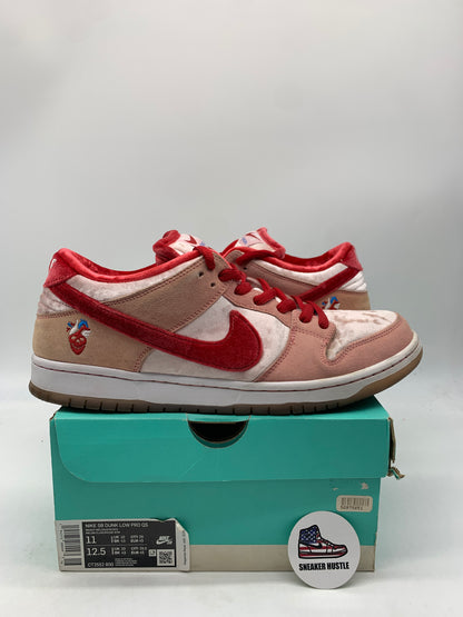 Nike SB Dunk Low StrangeLove Skateboards