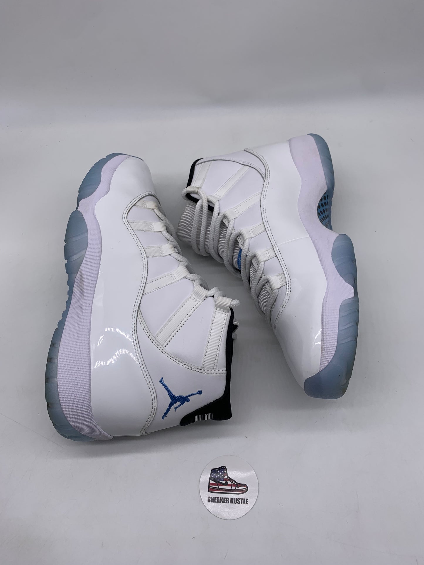 Jordan 11 Retro Legend Blue (2024)