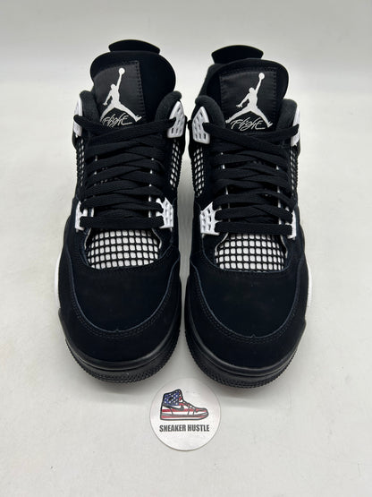 Jordan 4 Retro White Thunder