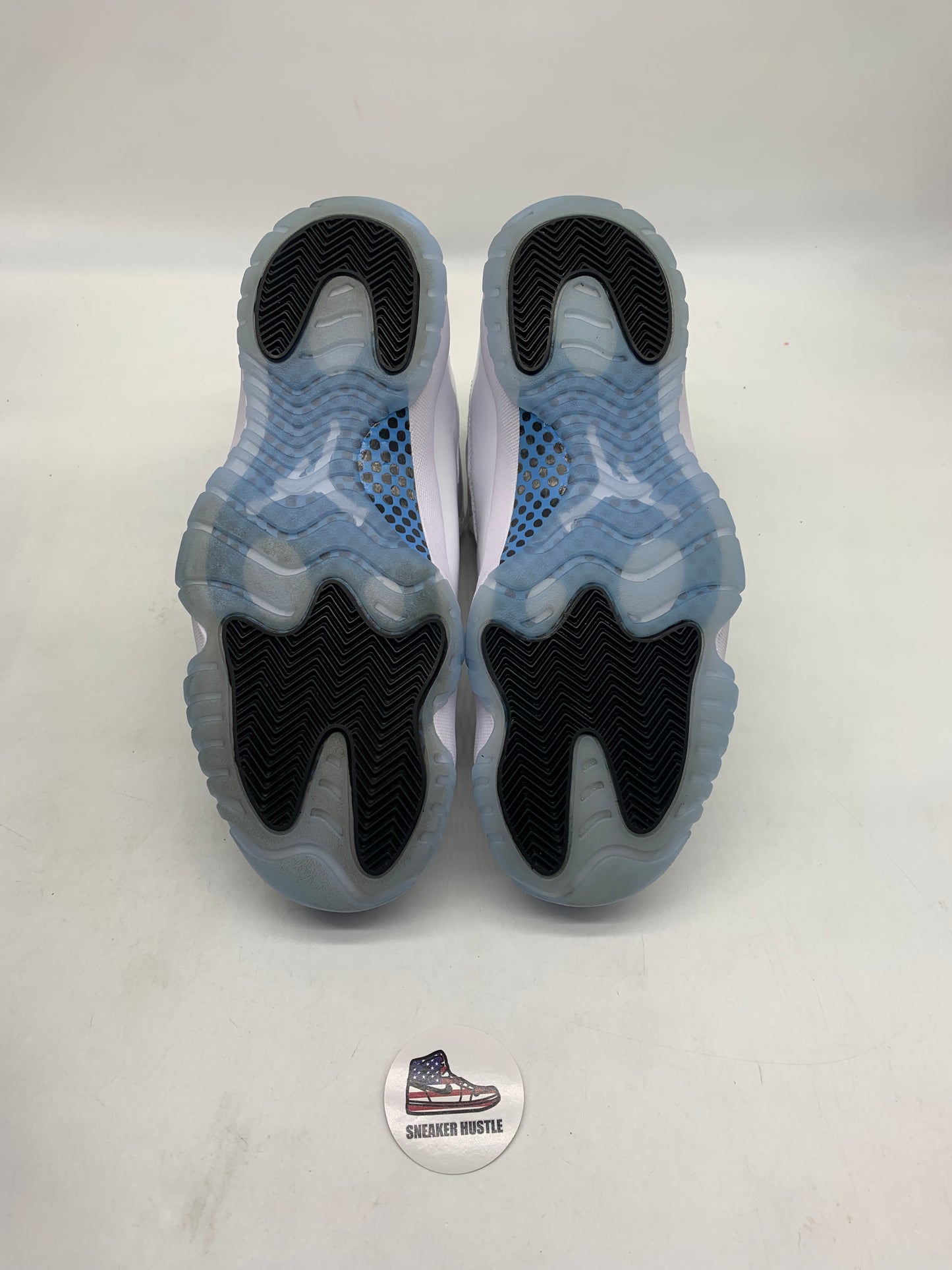 Jordan 11 Retro Legend Blue (2024)