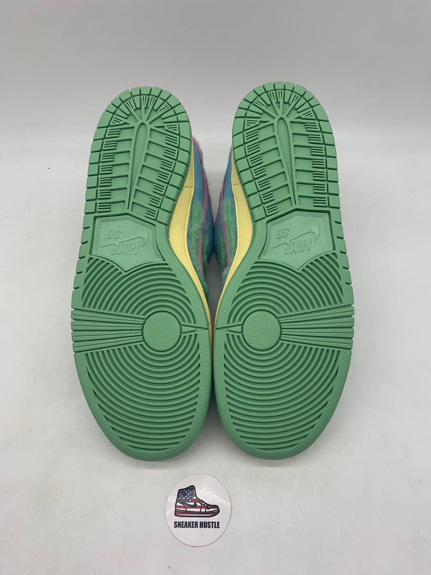 Nike SB Dunk Low Verdy Visty