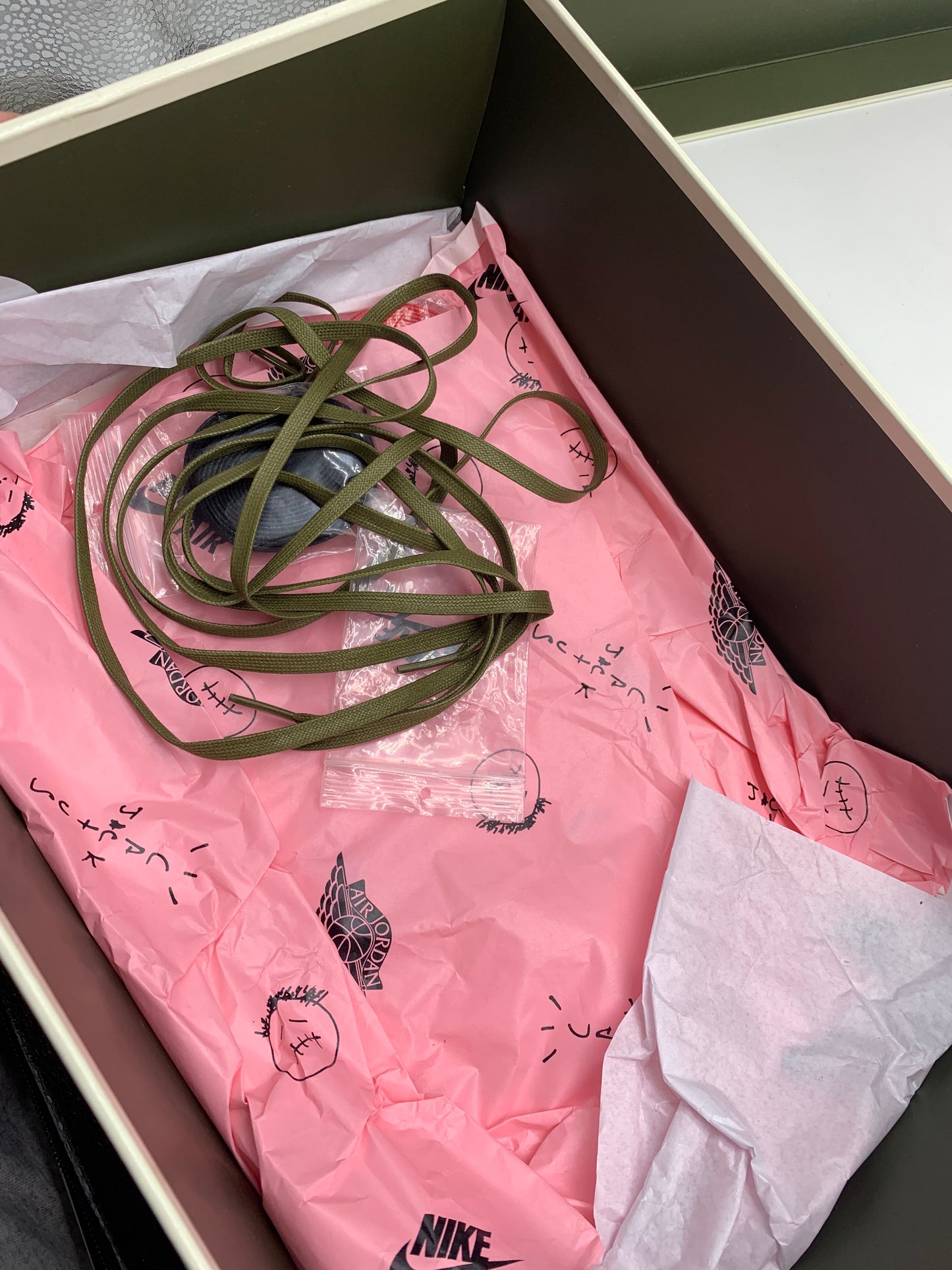 Jordan 1 Retro Low OG SP Travis Scott Olive (Women's)