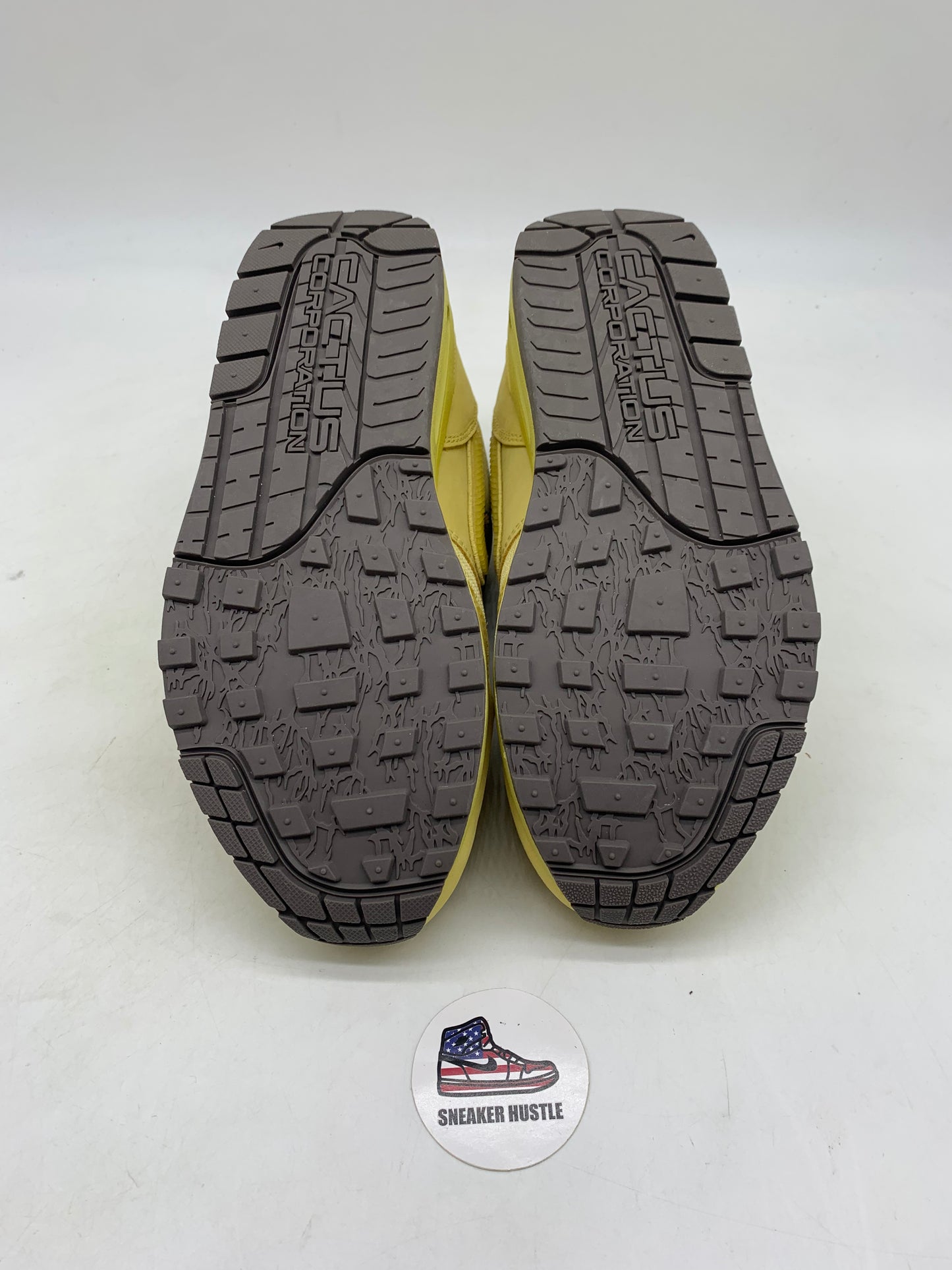 Nike Air Max 1 Travis Scott Cactus Jack Saturn Gold