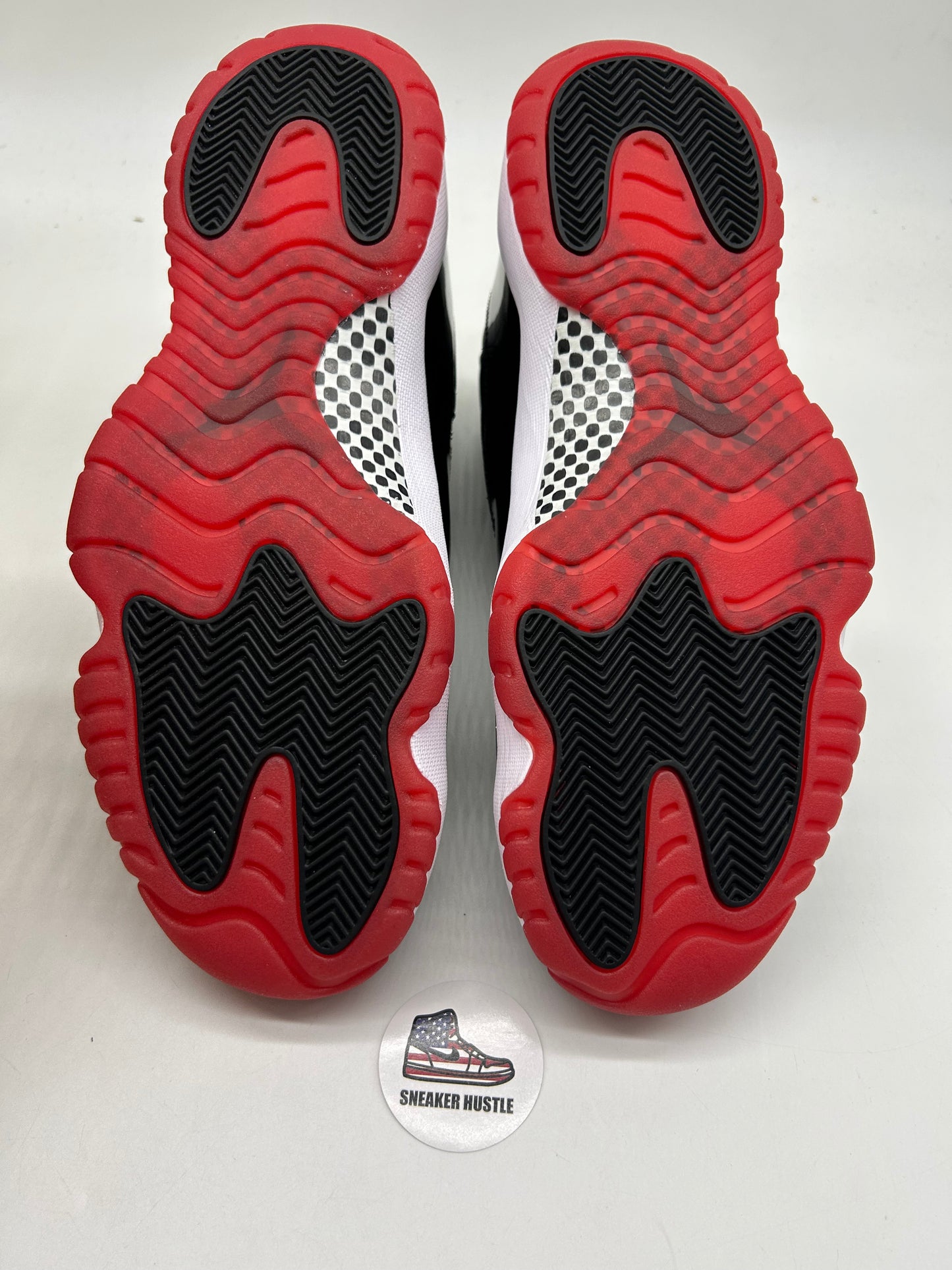 Jordan 11 Retro Playoffs Bred (2019)