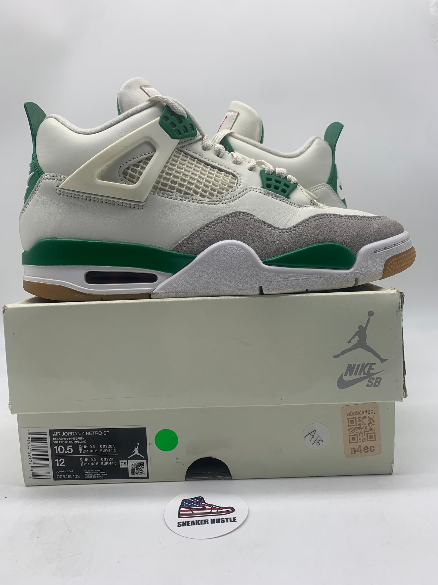 Jordan 4 Retro SB Pine Green