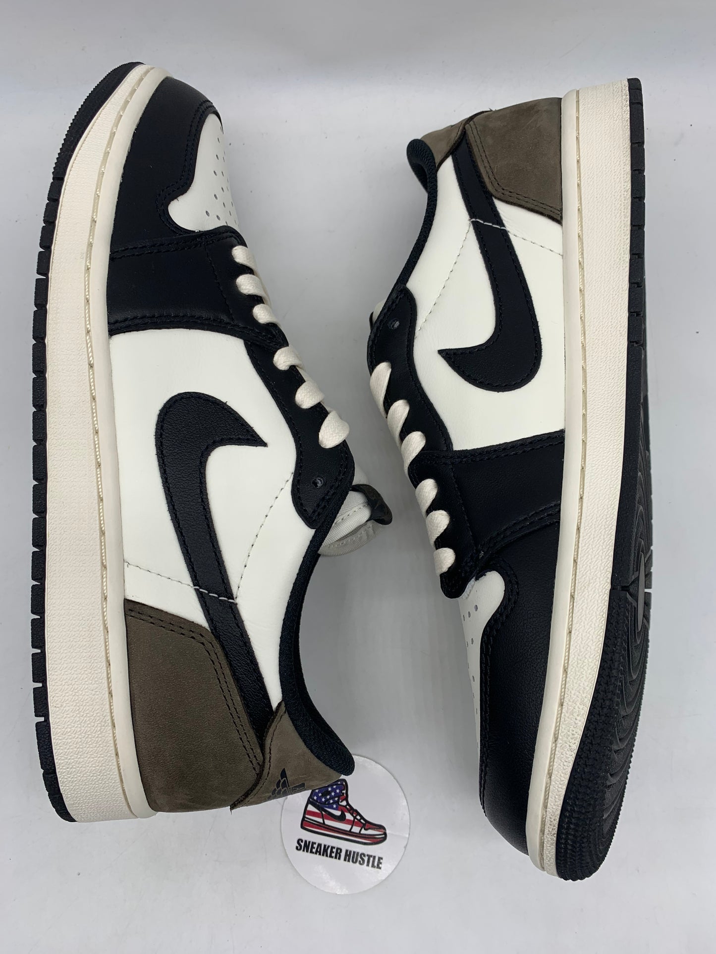 Jordan 1 Retro Low OG Mocha