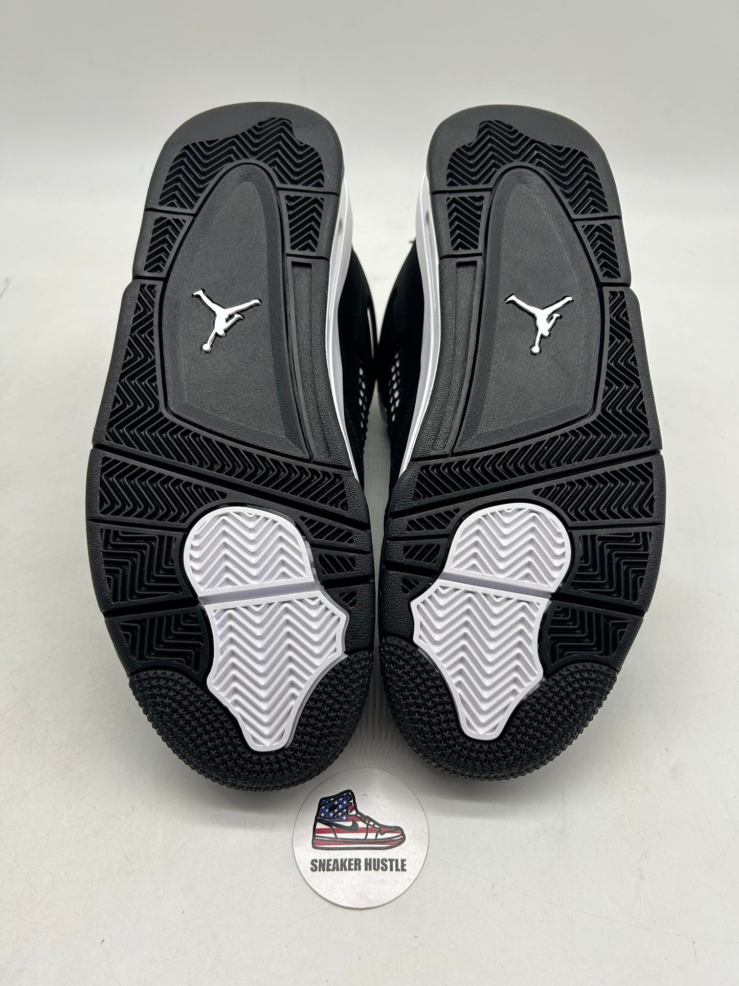 Jordan 4 Retro White Thunder