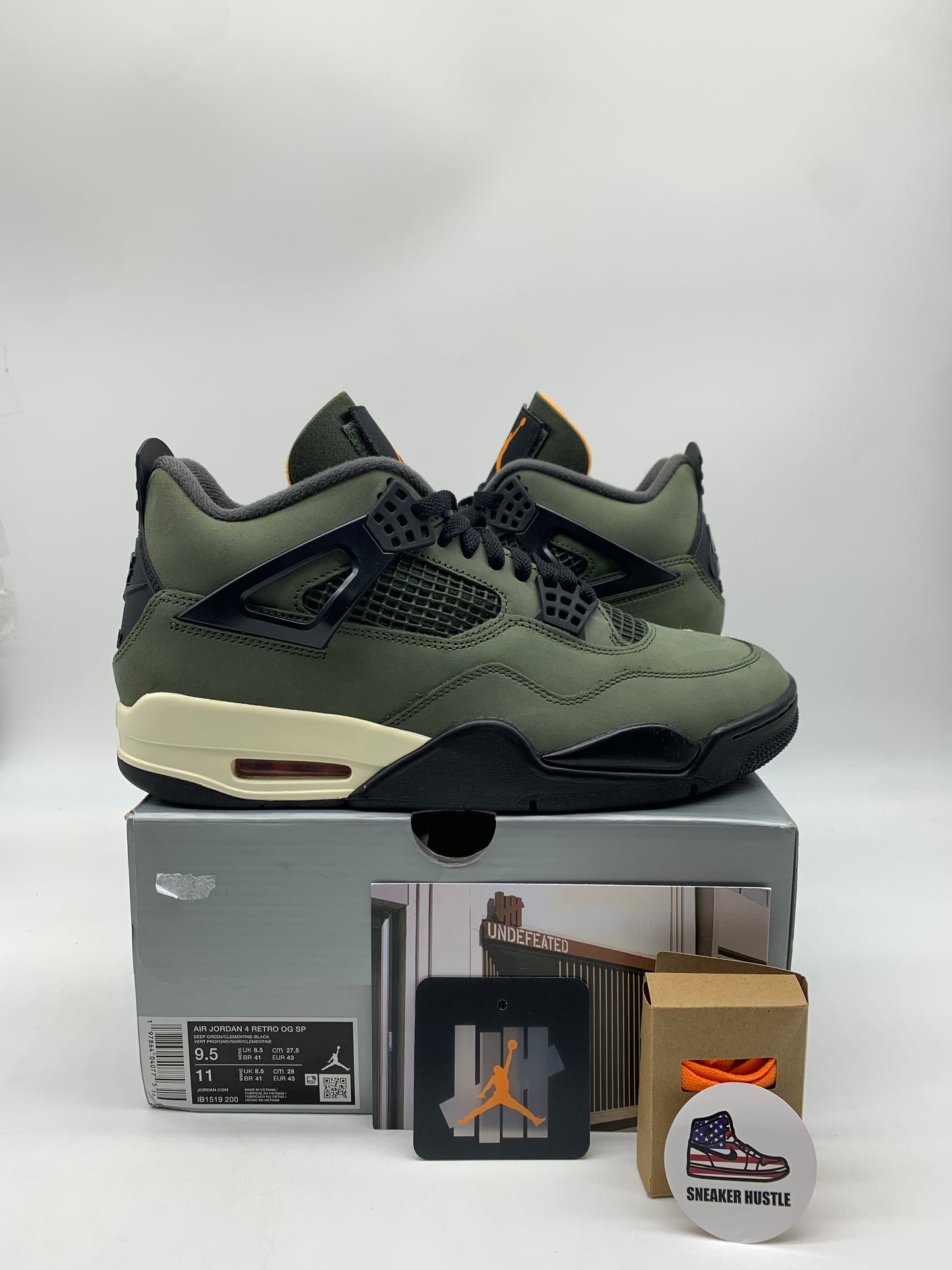 Jordan 4 Retro OG SP Undefeated (2025)
