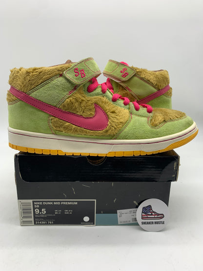 Nike SB Dunk Mid Mama Bear