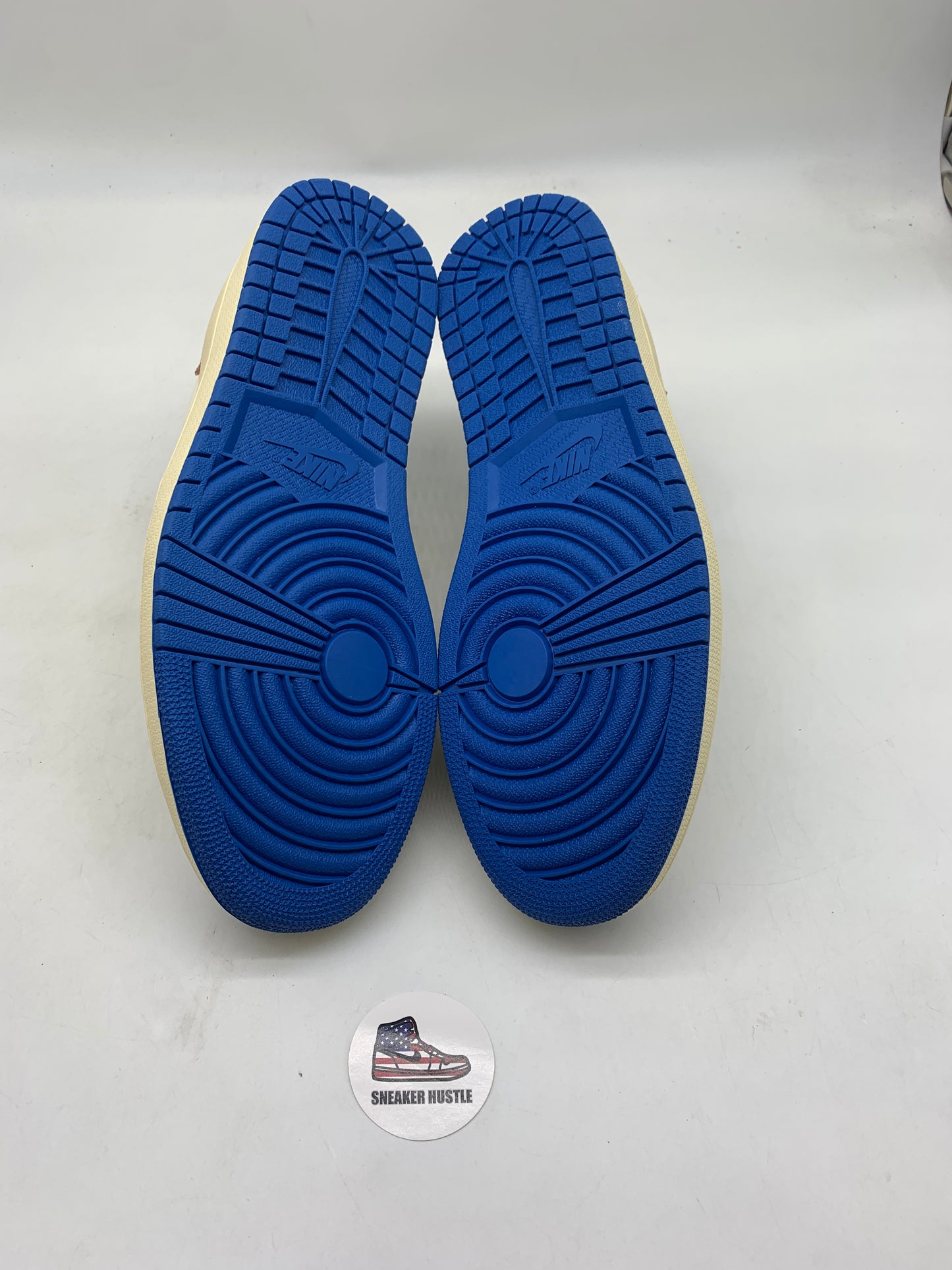 Jordan 1 Retro Low OG SP Fragment x Travis Scott