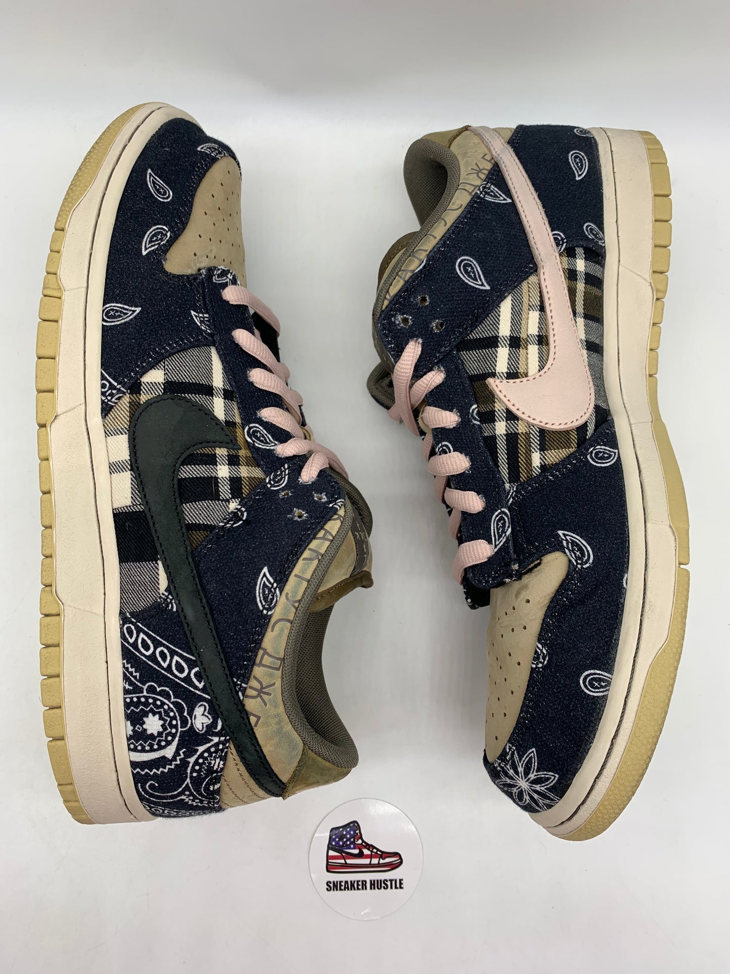 Nike SB Dunk Low Travis Scott (Special Box)