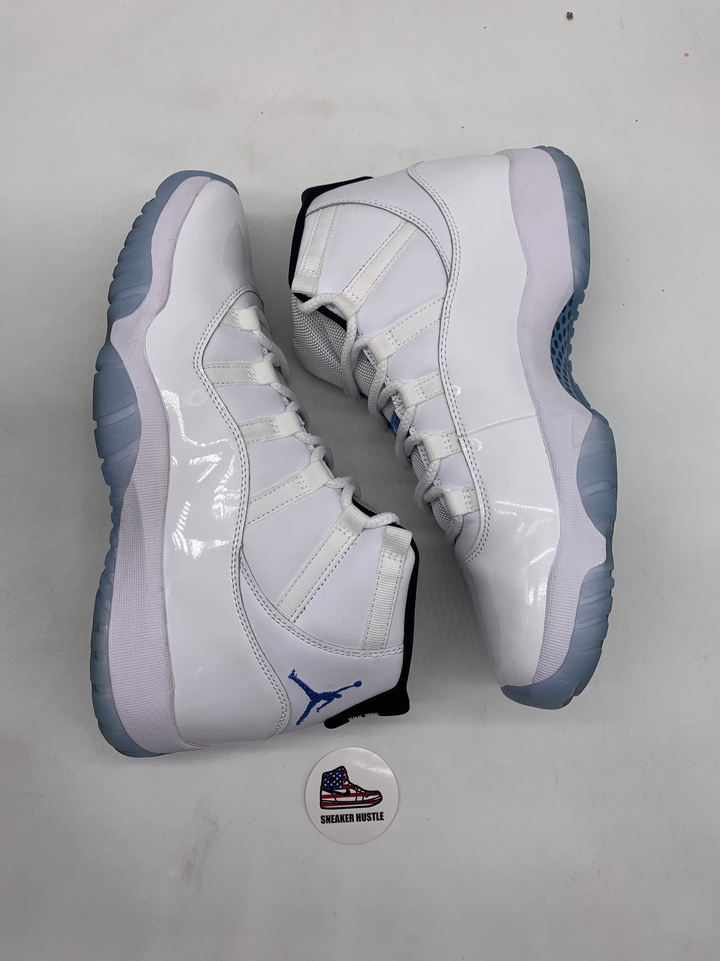 Jordan 11 Retro Legend Blue (2024)