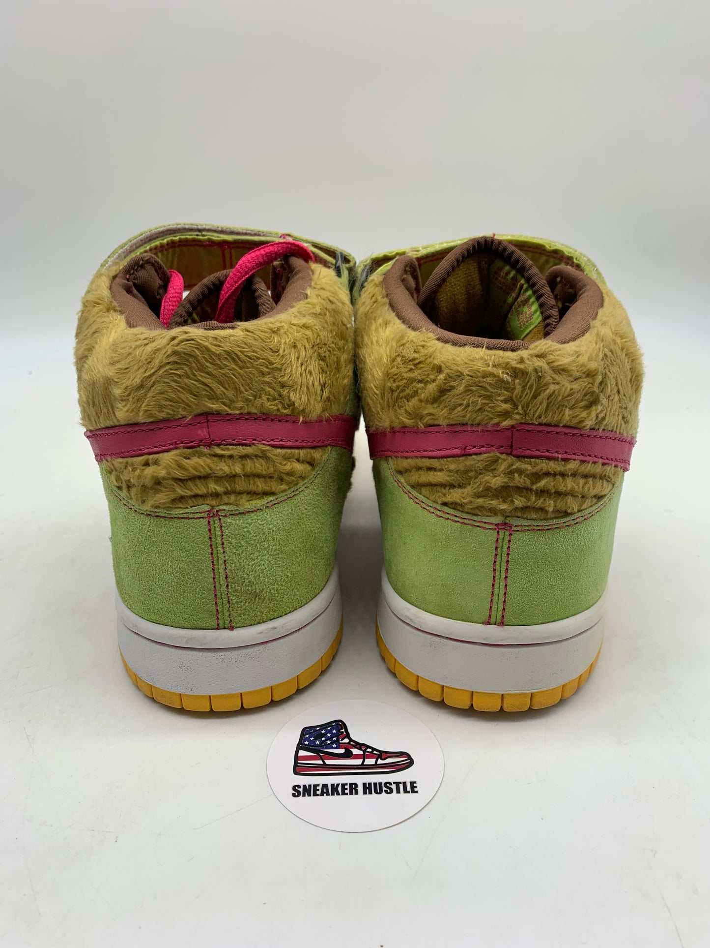Nike SB Dunk Mid Mama Bear