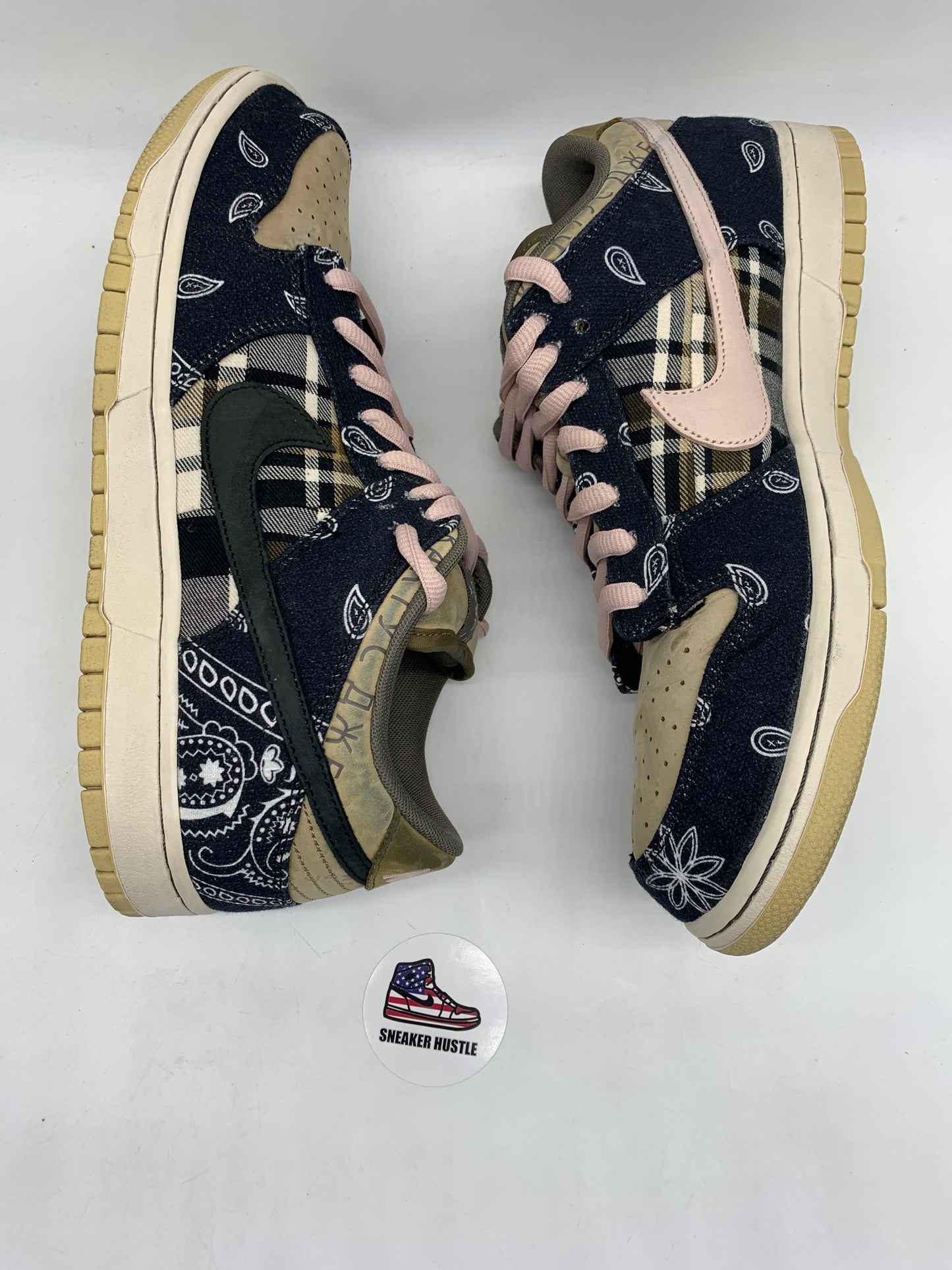 Nike SB Dunk Low Travis Scott (Special Box)