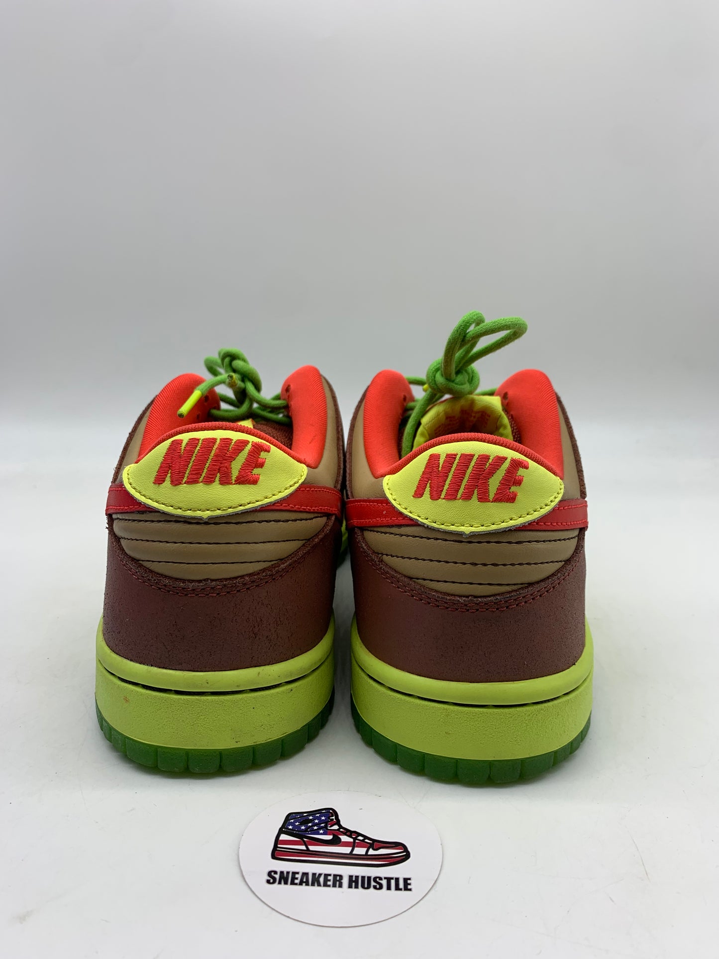 Nike SB Dunk Low Toxic Sea Robbin