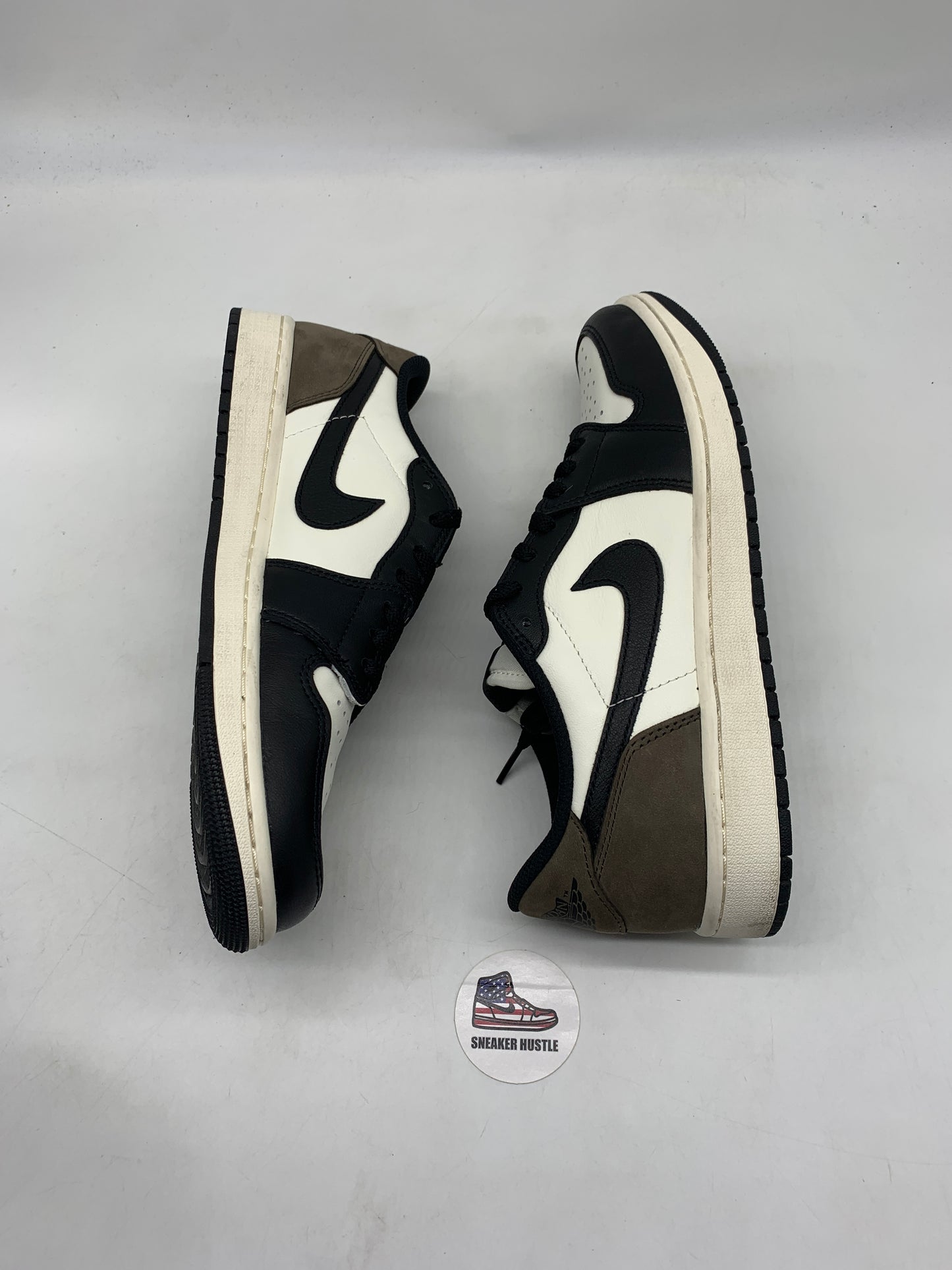 Jordan 1 Retro Low OG Mocha