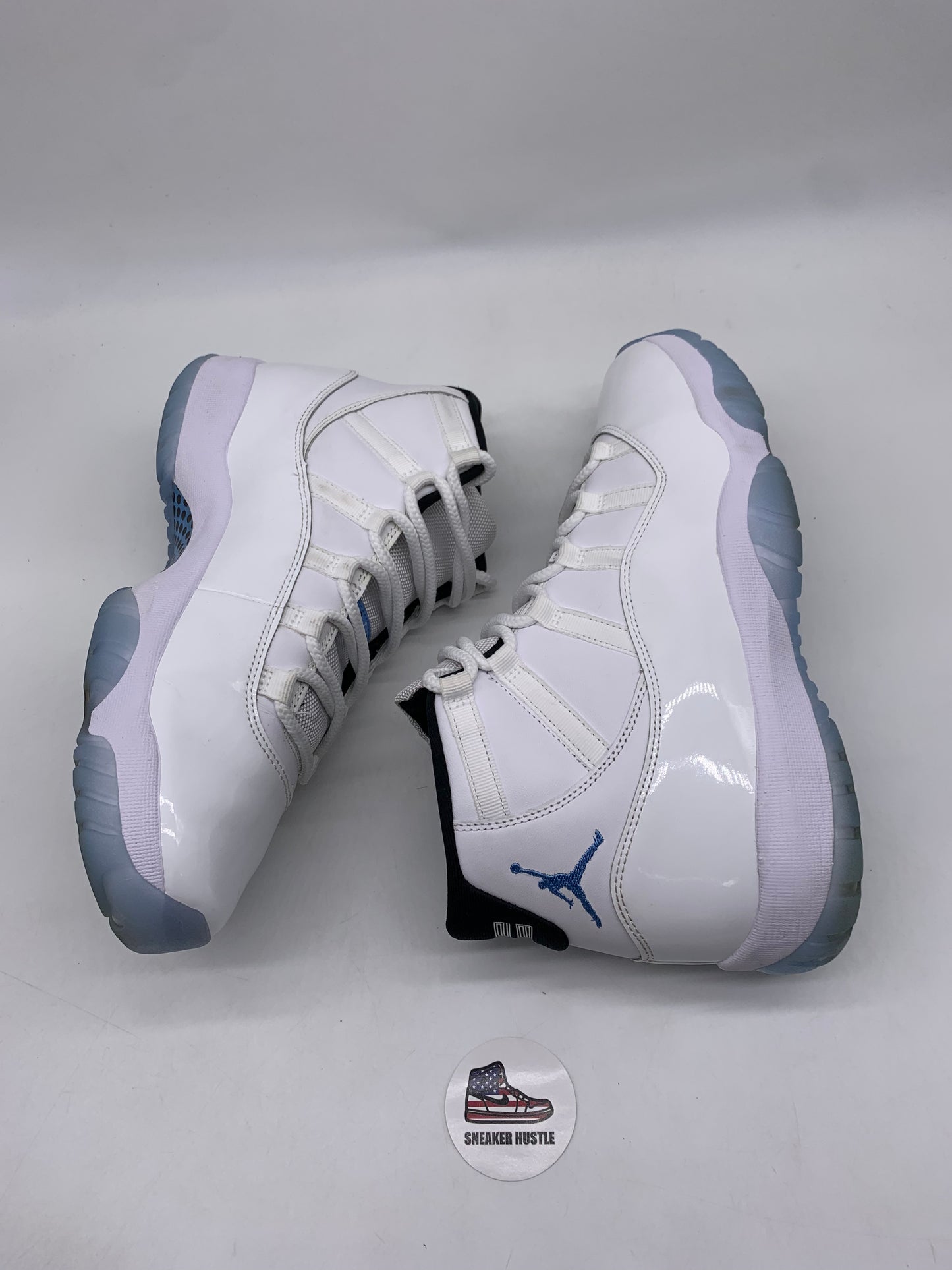 Jordan 11 Retro Legend Blue (2024)